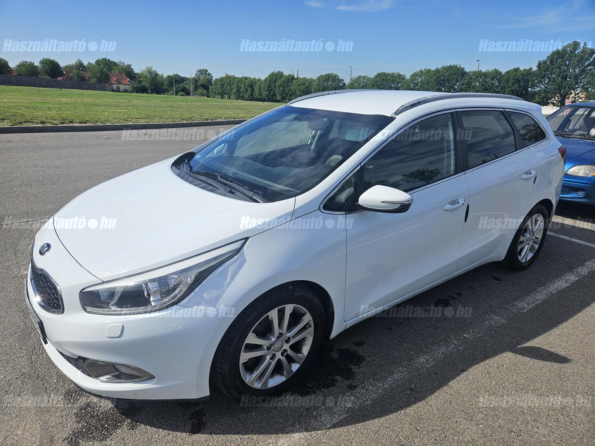 KIA CEE'D 2014/6 - 1