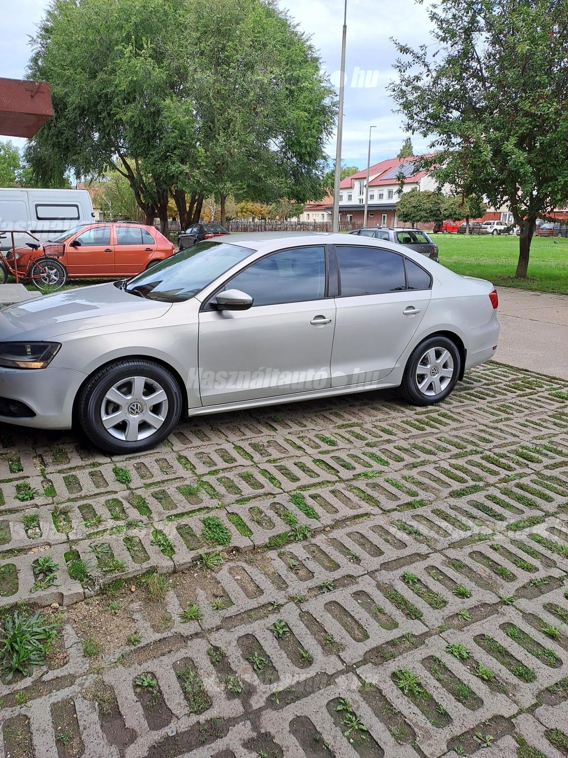 VOLKSWAGEN JETTA VI 2012/4 - 1