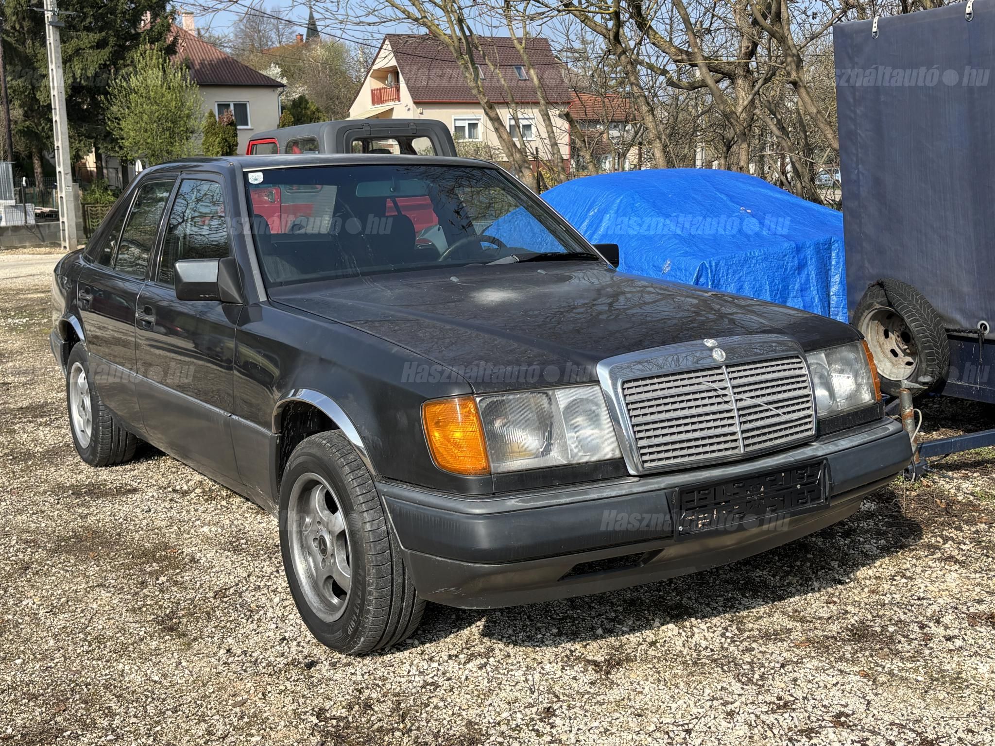 MERCEDES-BENZ 230 1992/5 - 1