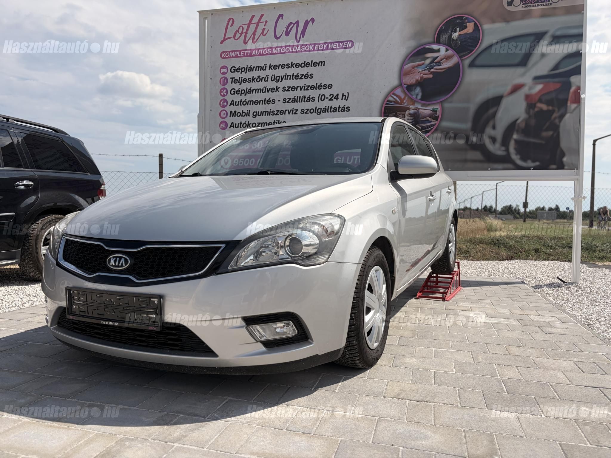 KIA CEE'D 2012/5 - 1