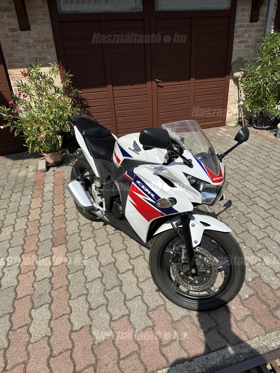 HONDA CBR 125 R 2014/8 - 1