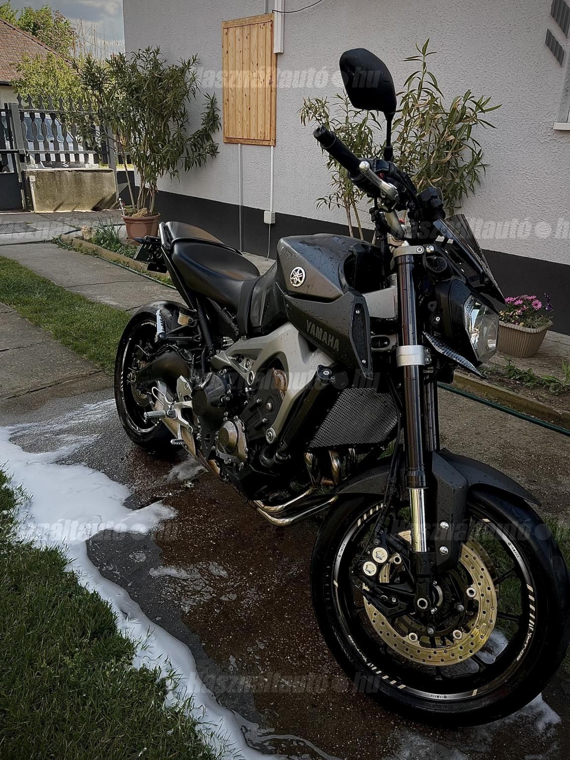 YAMAHA MT-09 2016/6 - 1