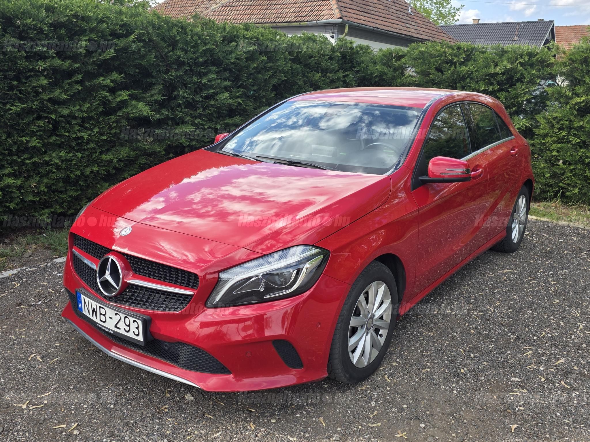 MERCEDES-BENZ A 180 2016/9 - 1