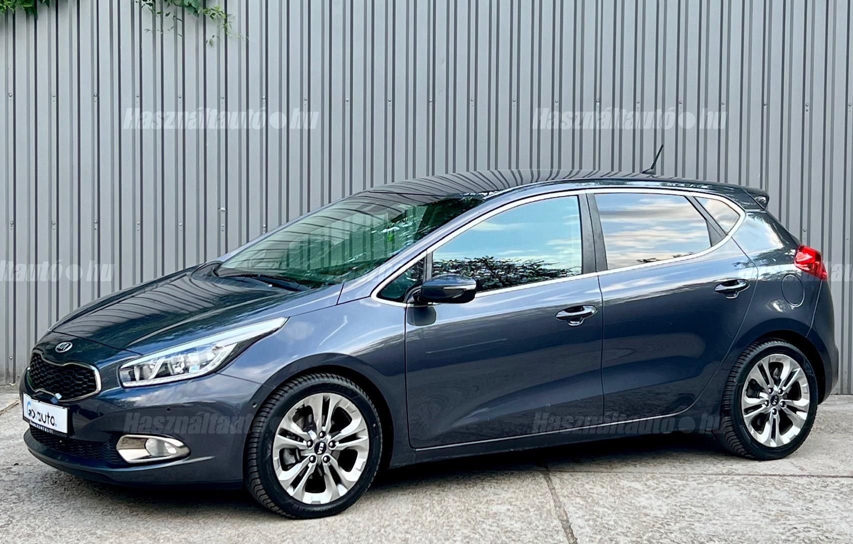 KIA CEE'D 2013/11 - 1