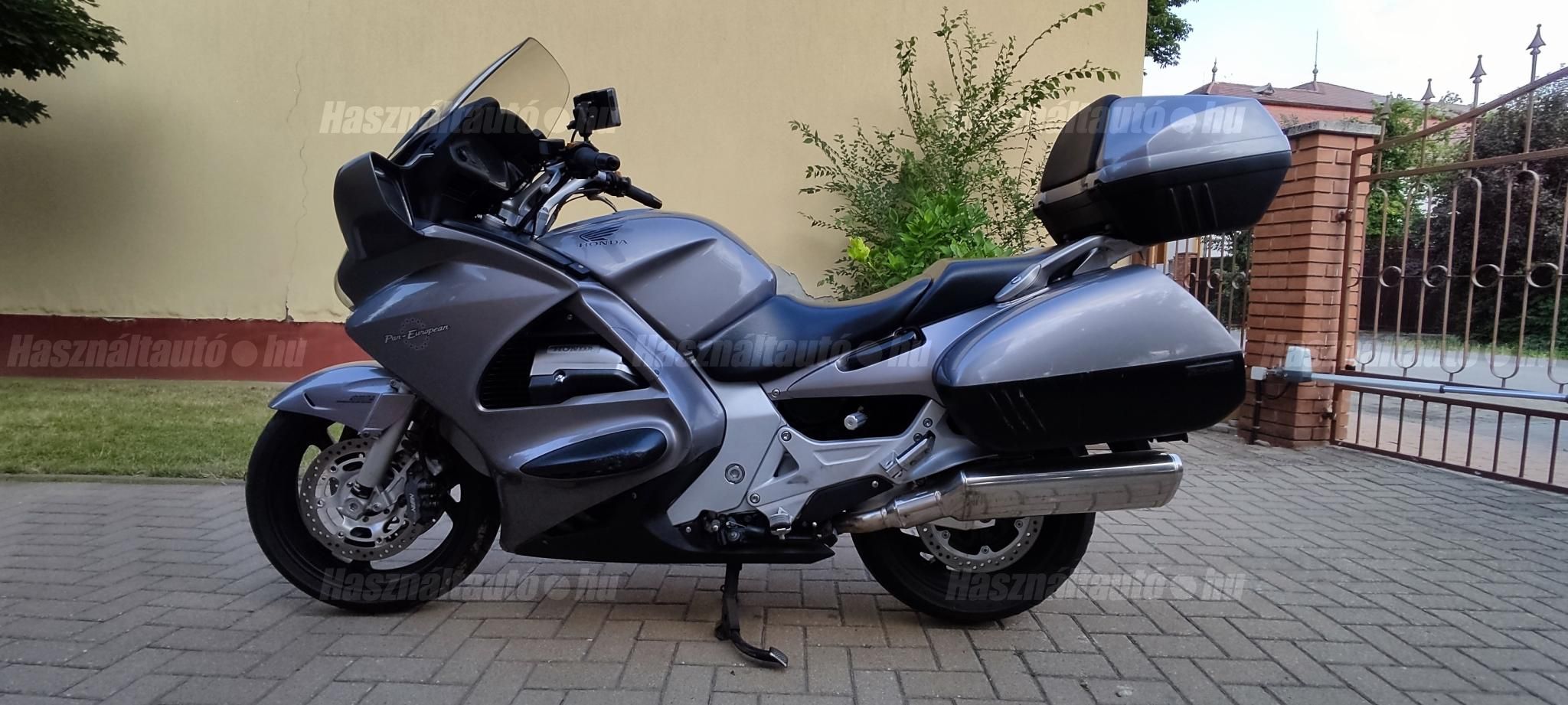 HONDA ST 1300 PAN EUROPEAN 2002 - 1
