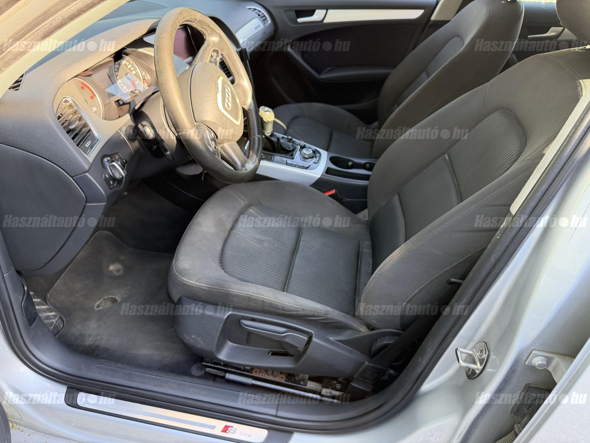 AUDI A4 2011/8 - 1