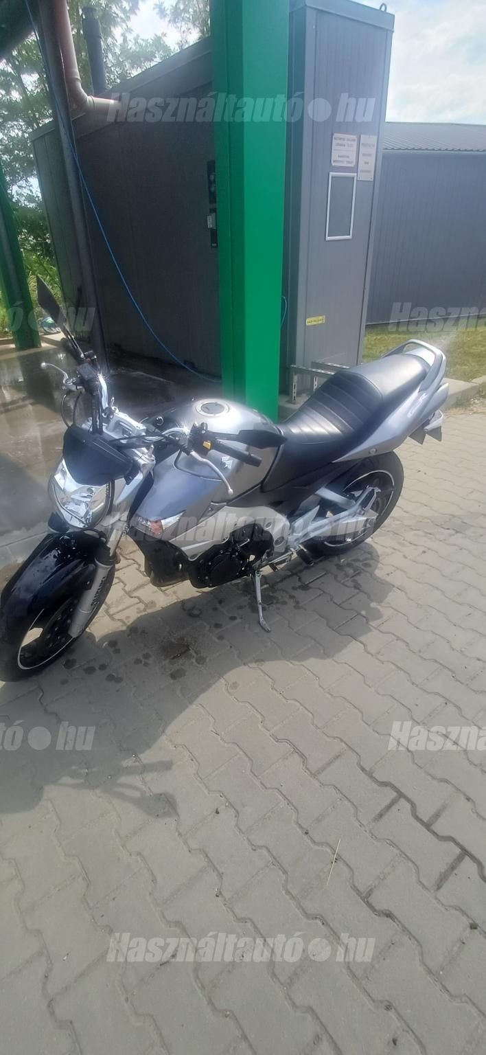 SUZUKI GSR 600 2008/4 - 1