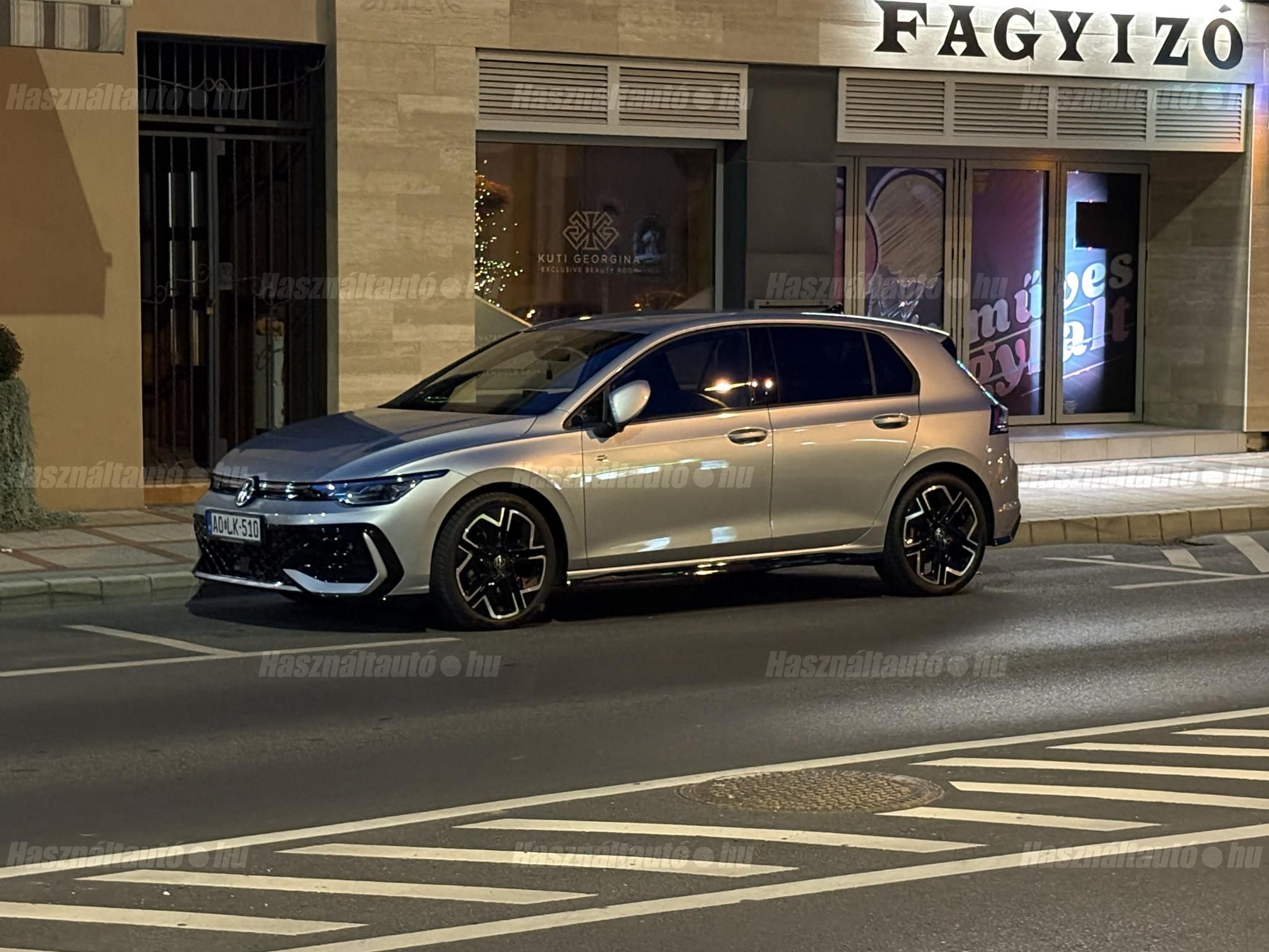 VOLKSWAGEN GOLF VIII 2026/4 - 1