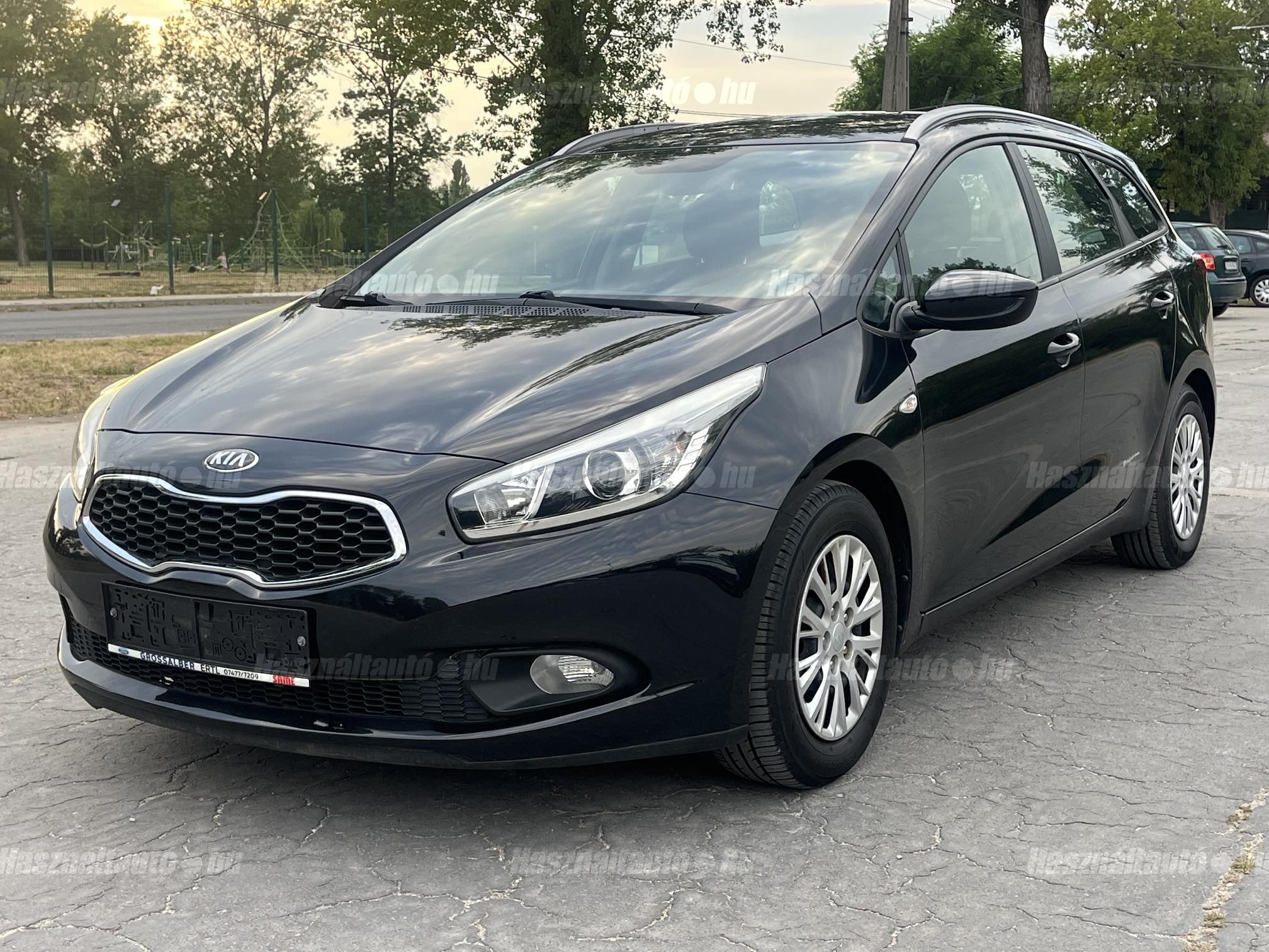 KIA CEE'D 2013/4 - 1
