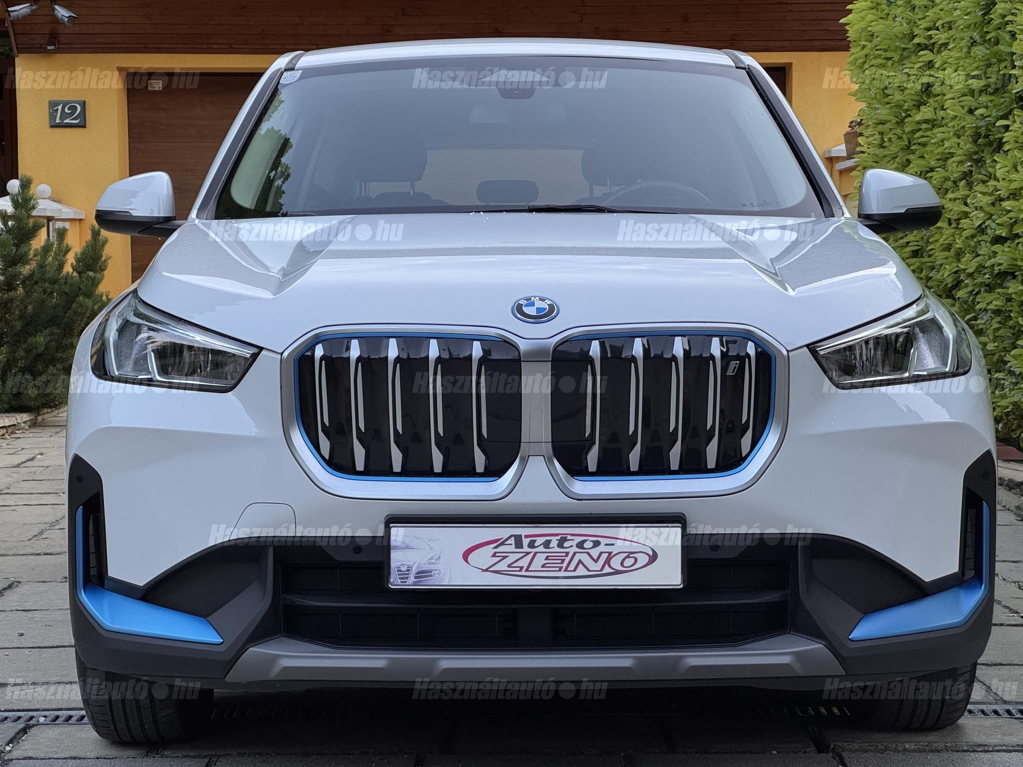 BMW IX1 2023/3 - 1