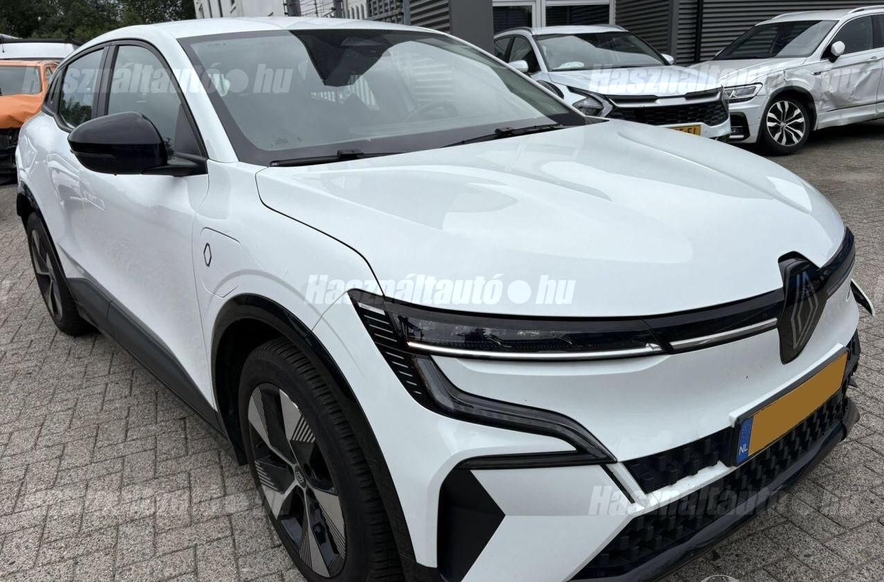 RENAULT MEGANE 2023/7 - 1