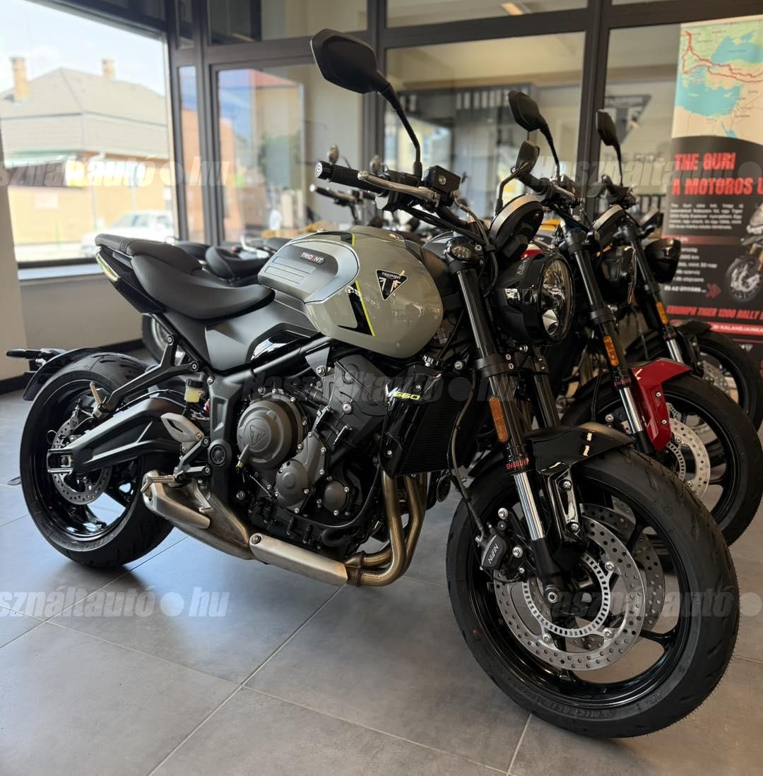 TRIUMPH TRIDENT 2026/7 - 1