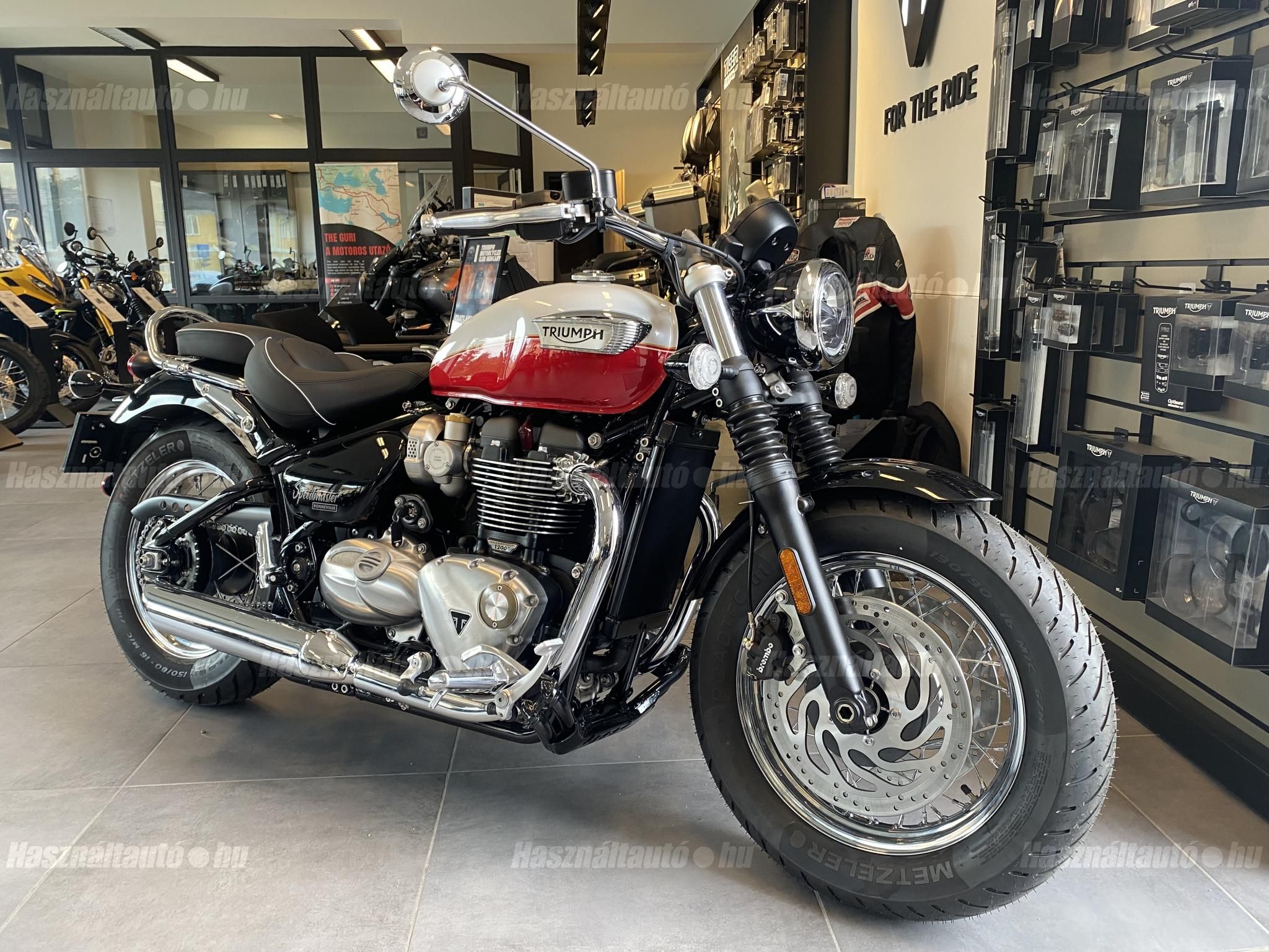 TRIUMPH BONNEVILLE 2026/9 - 1