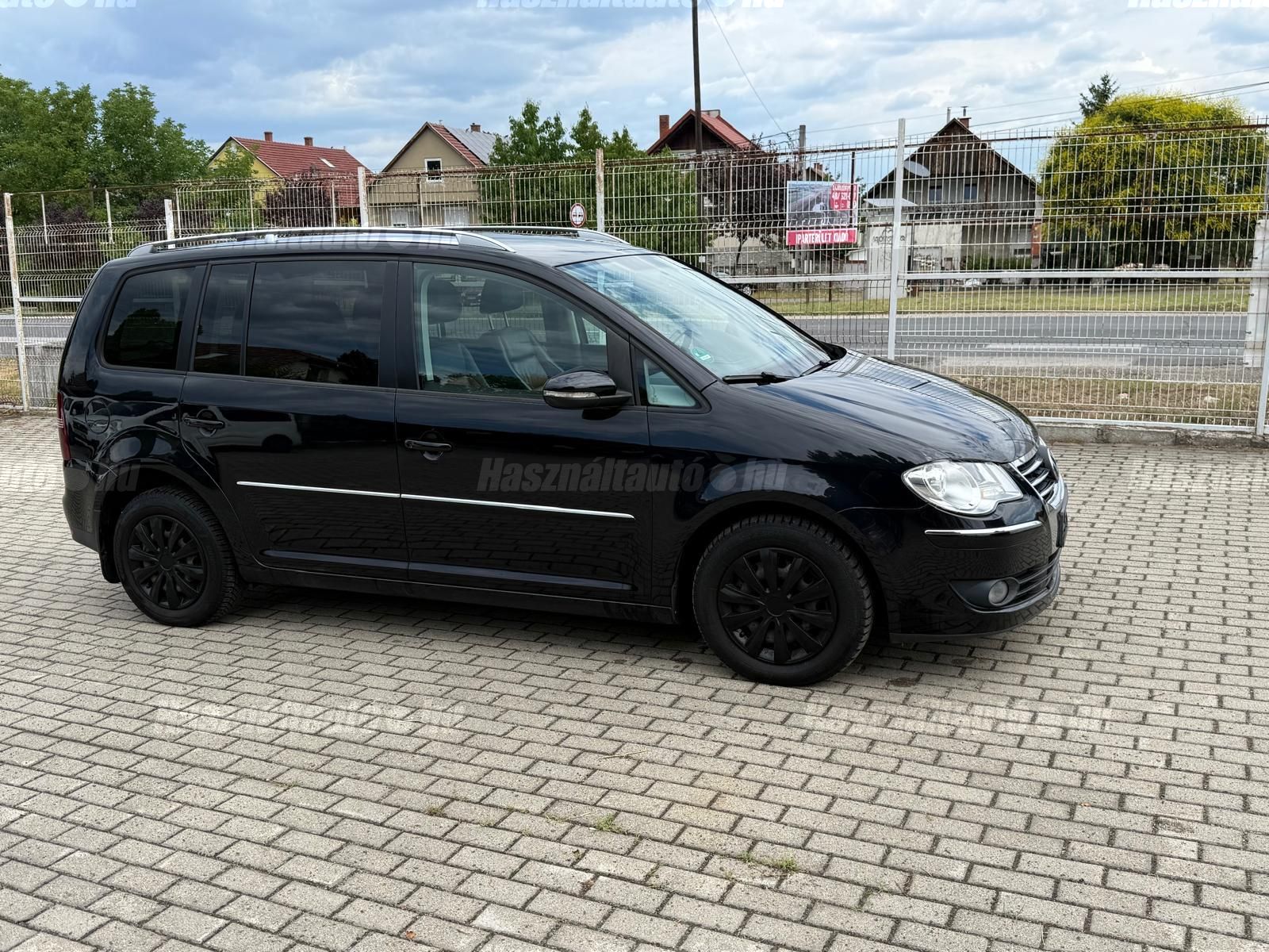 VOLKSWAGEN TOURAN 2010/4 - 1