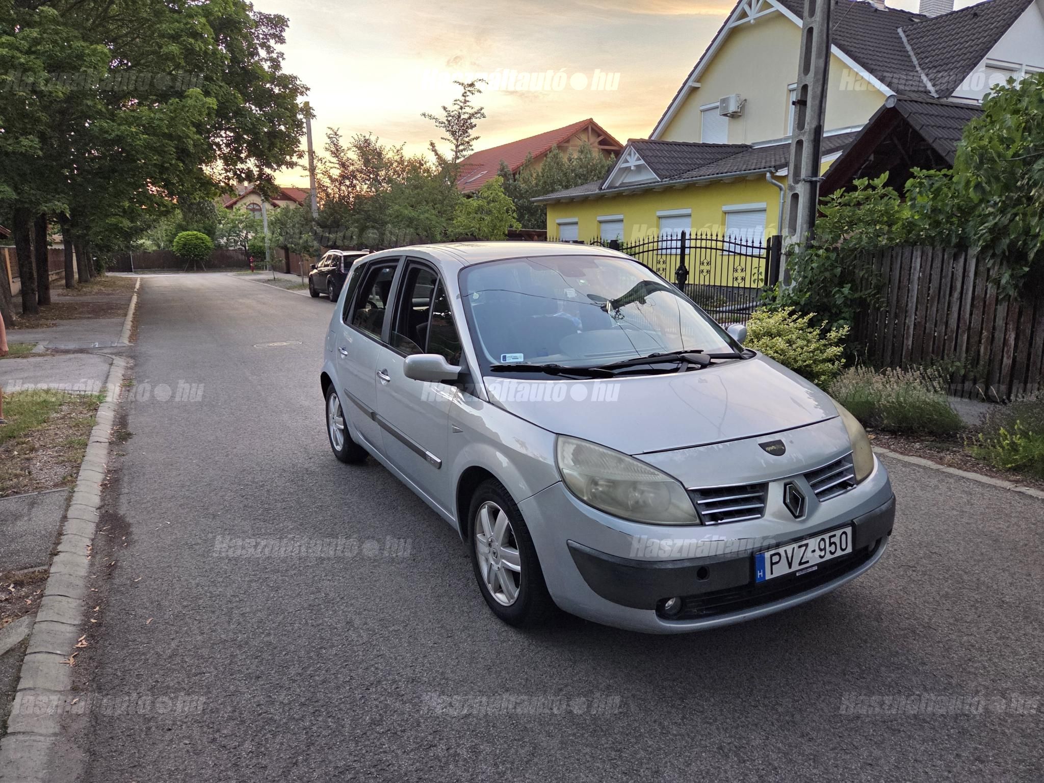 RENAULT SCENIC 2004 - 1