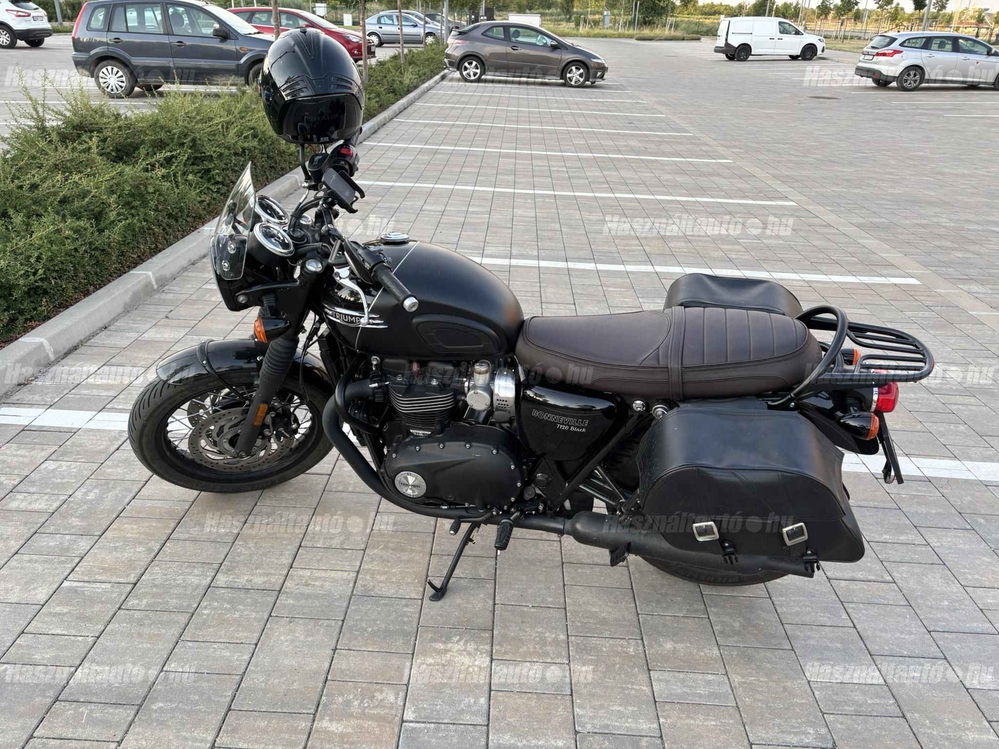 TRIUMPH BONNEVILLE BLACK 2023/3 - 1