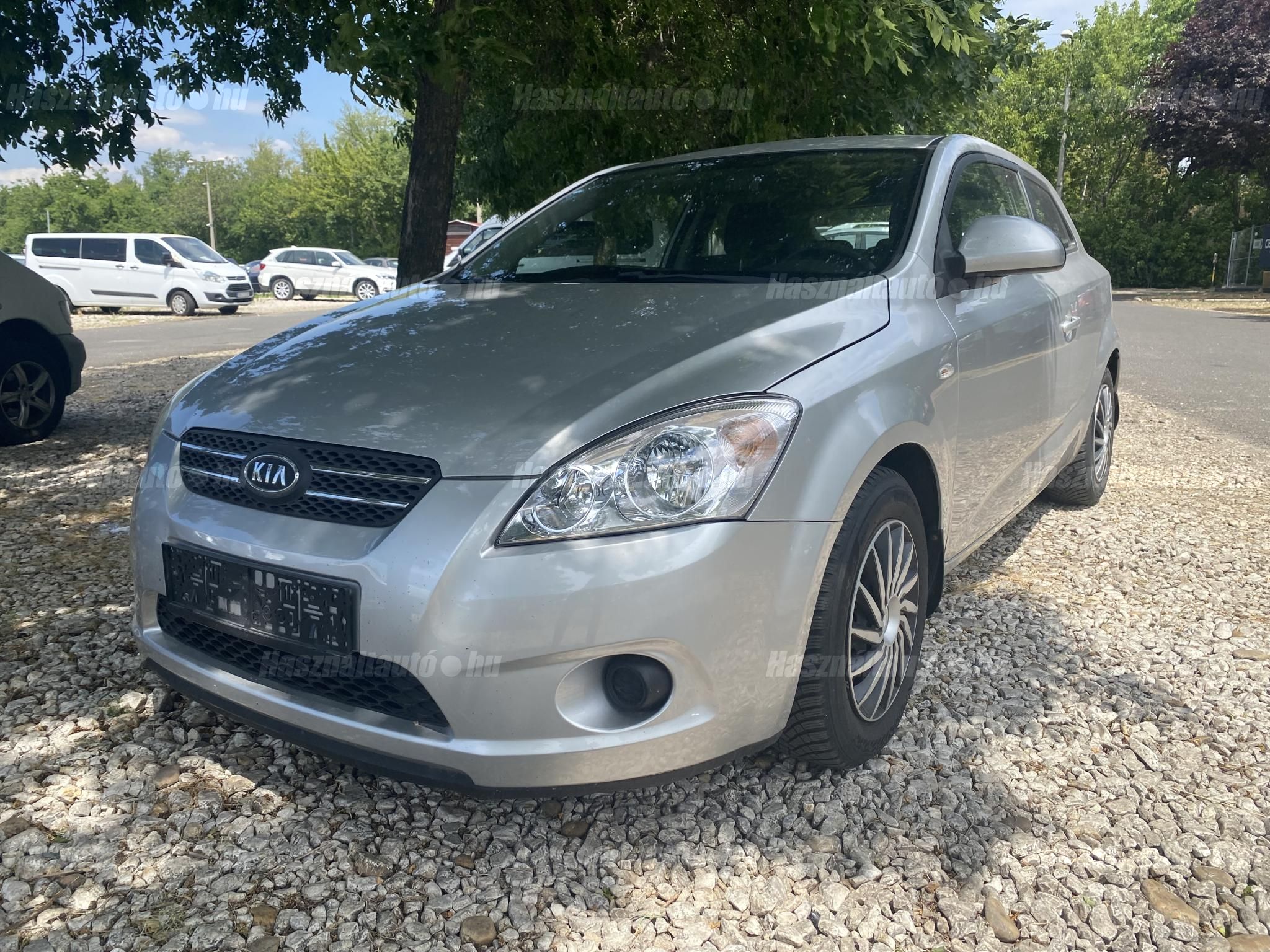 KIA PRO CEE'D 2009/10 - 1