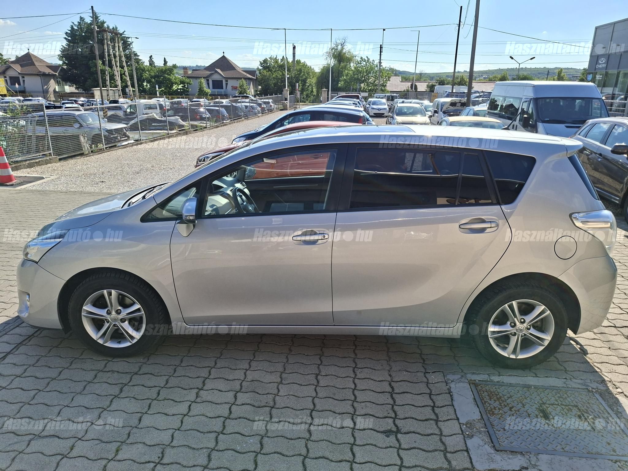 TOYOTA VERSO 2014/2 - 1