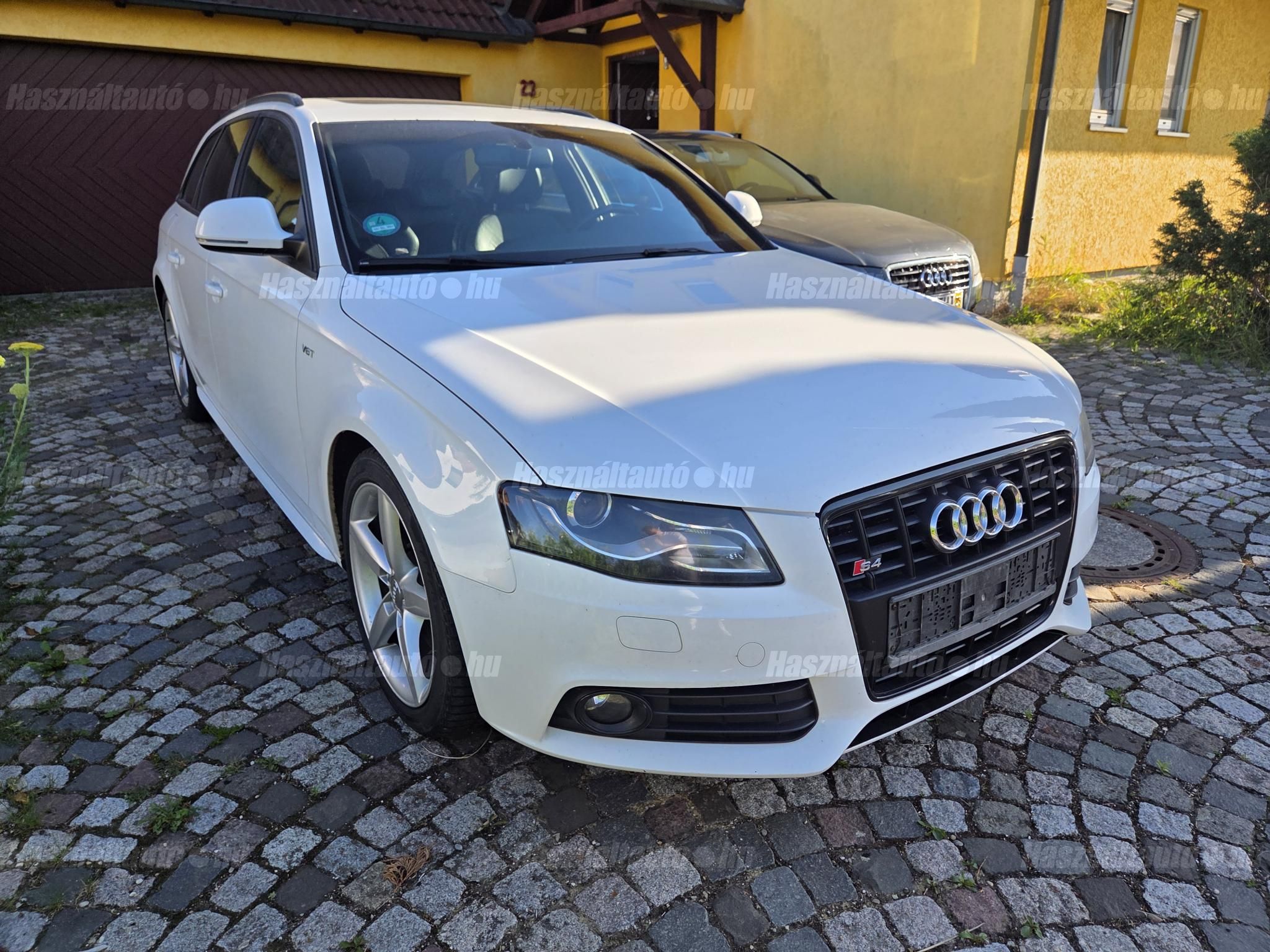 AUDI A4 2009/9 - 1
