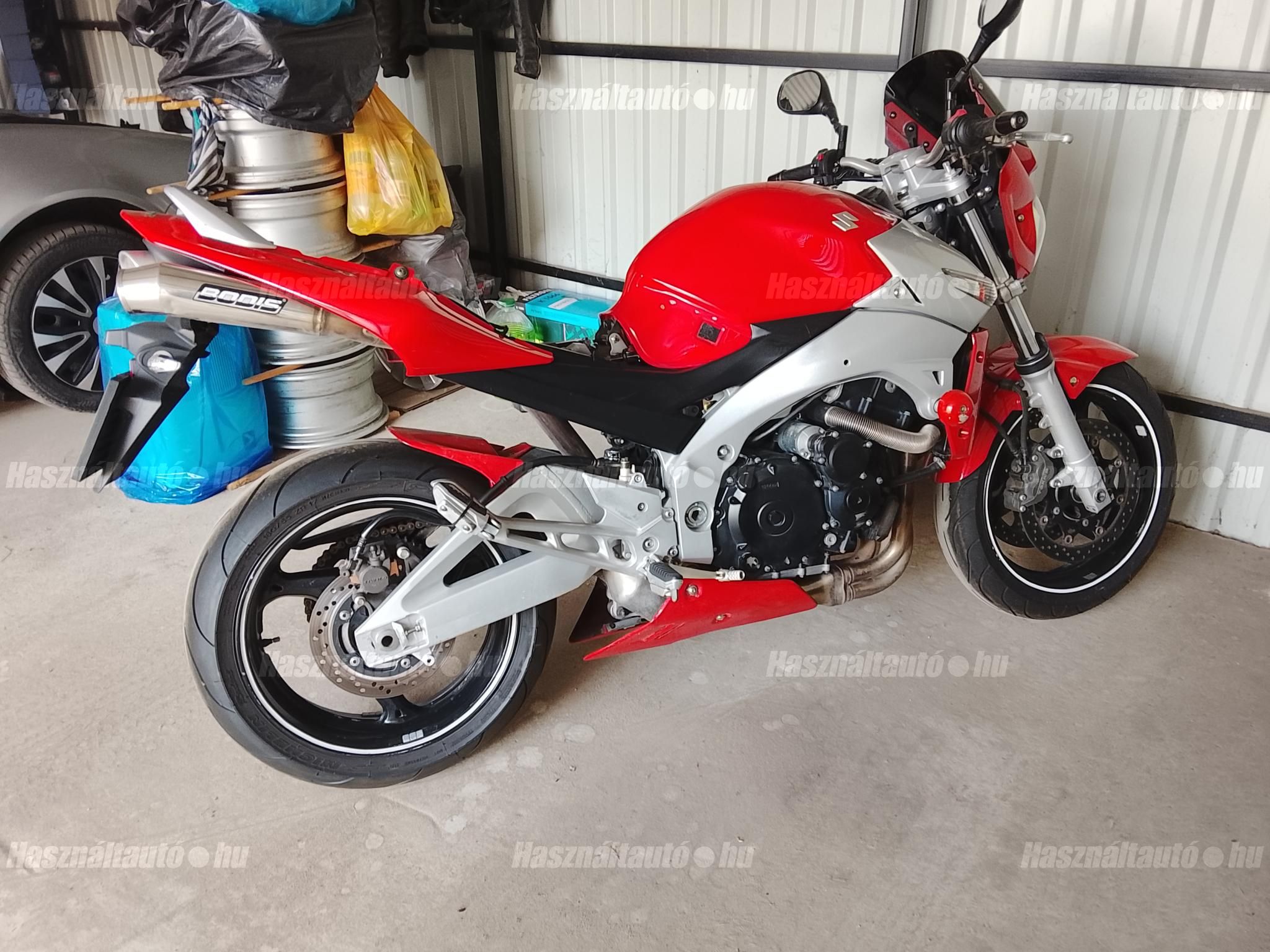 SUZUKI GSR 600 2006/7 - 1