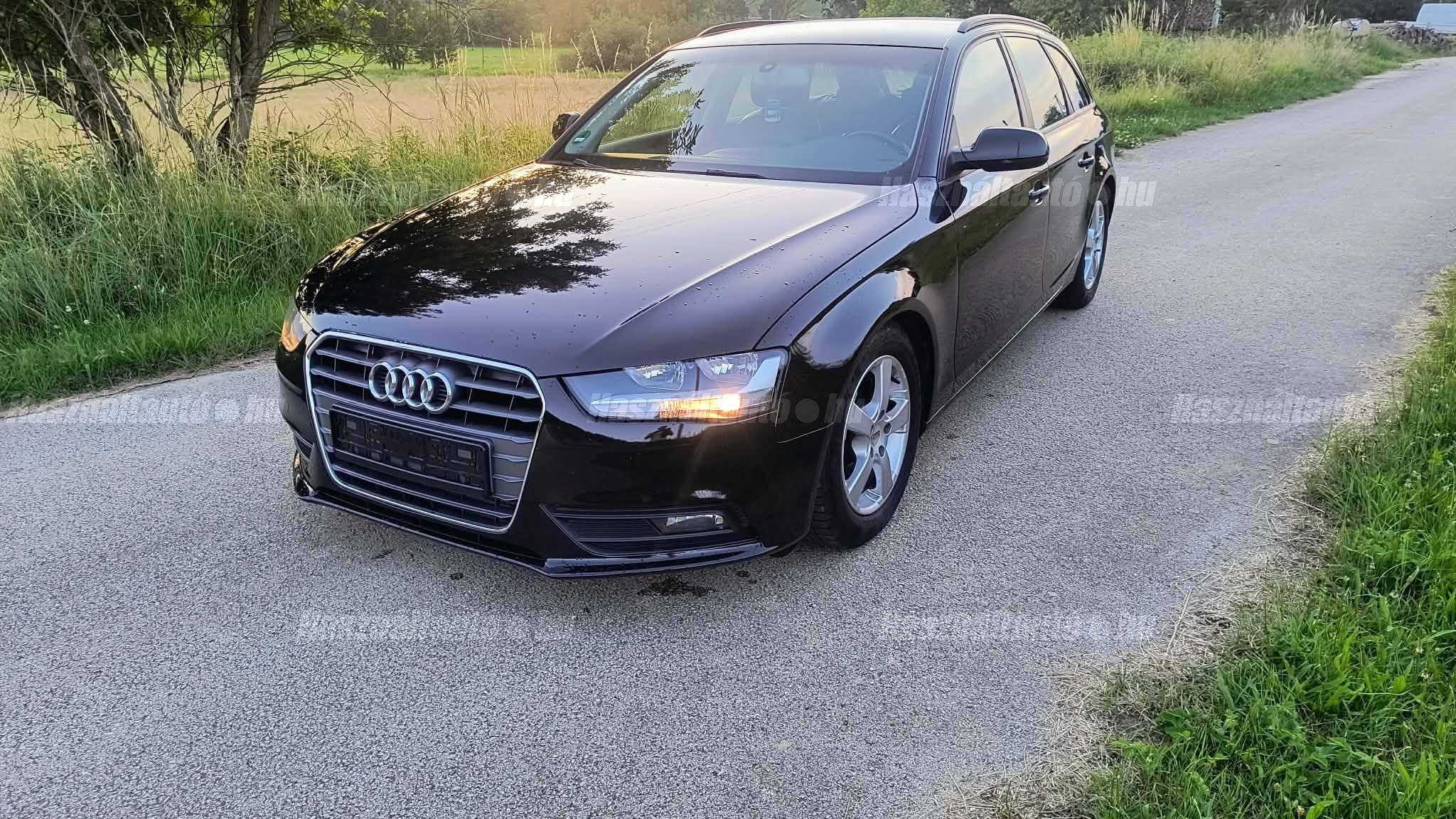 AUDI A4 2013/4 - 1