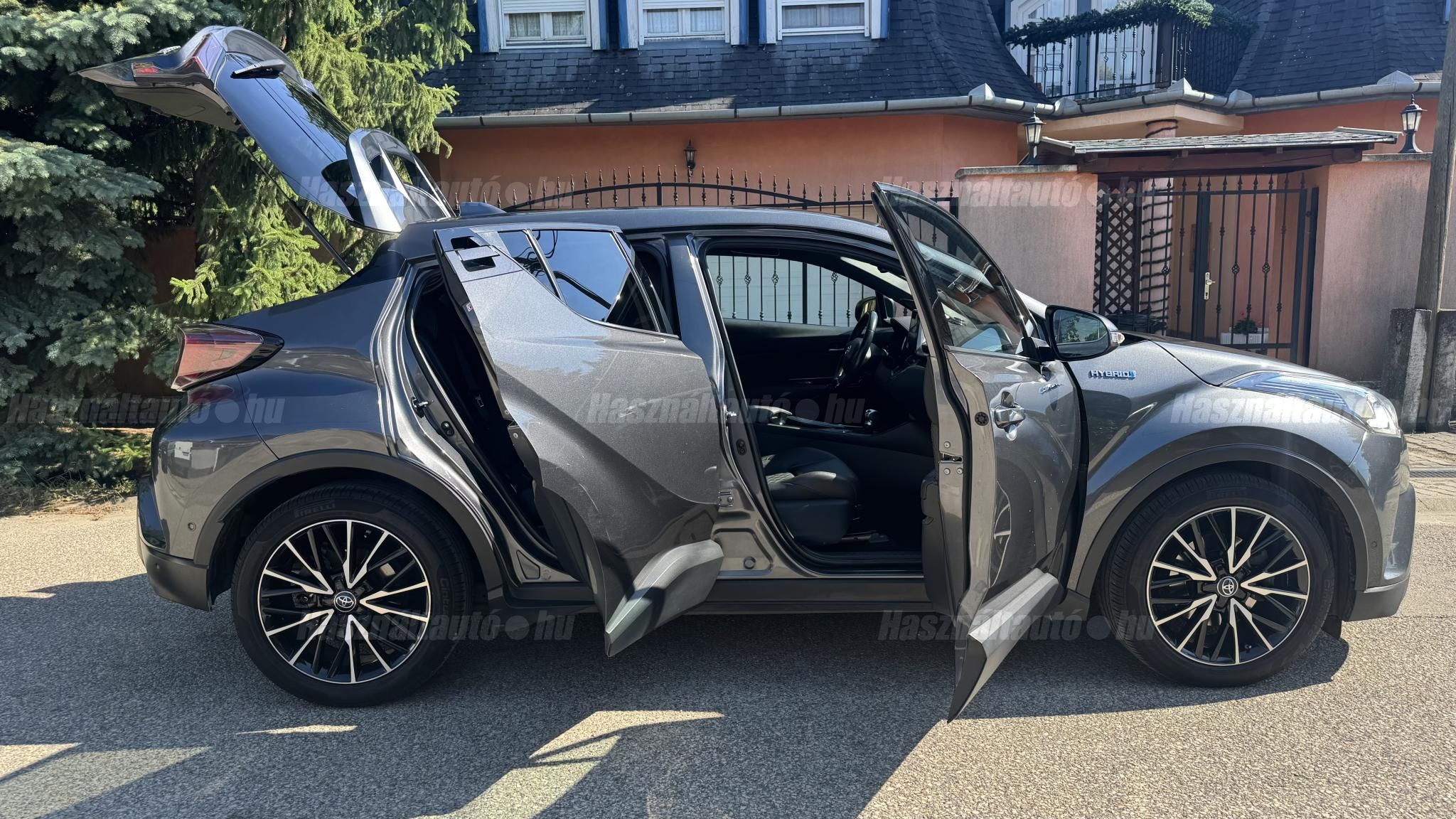 TOYOTA C-HR 2018/6 - 1