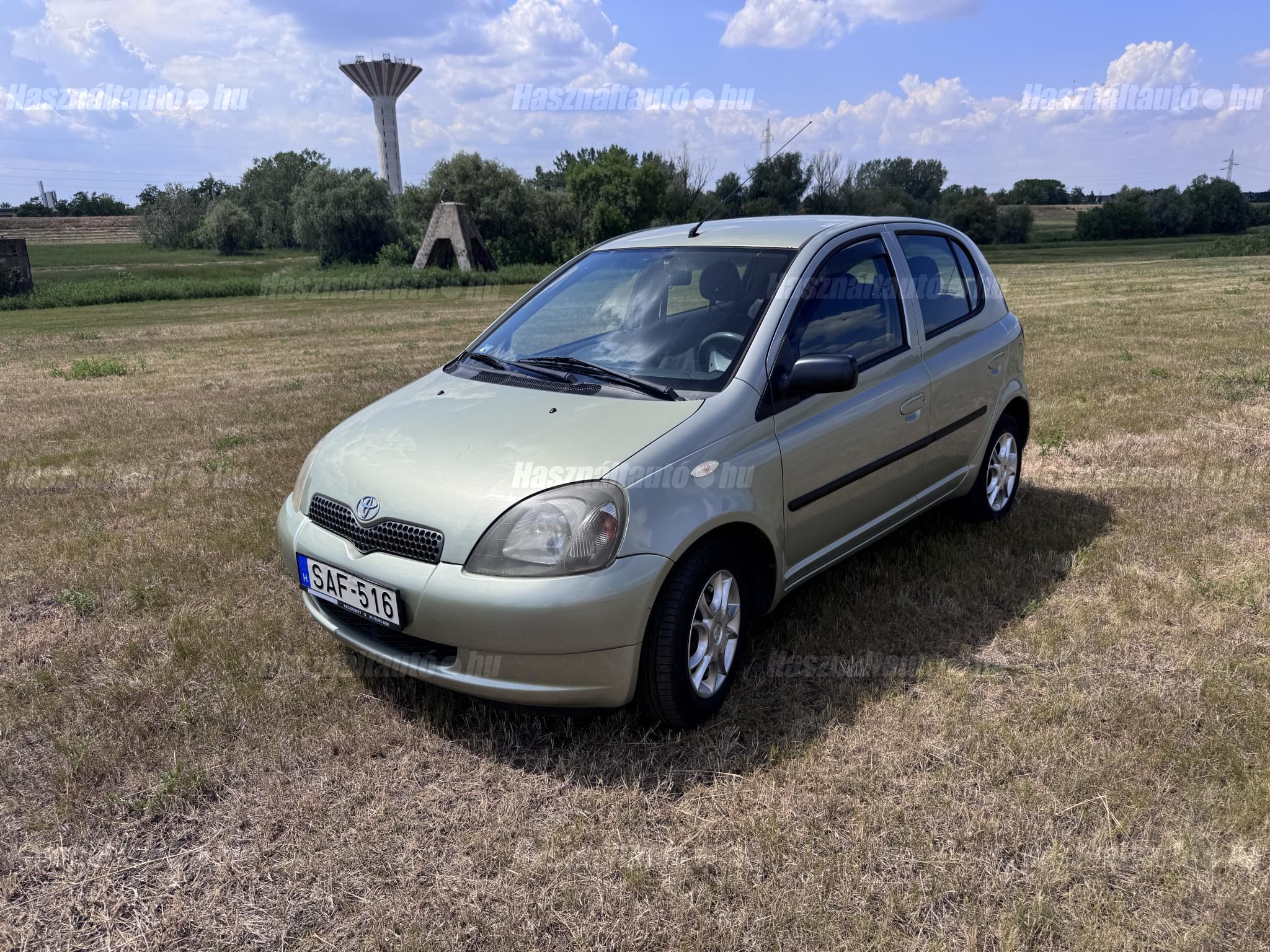 TOYOTA YARIS 2002/9 - 1