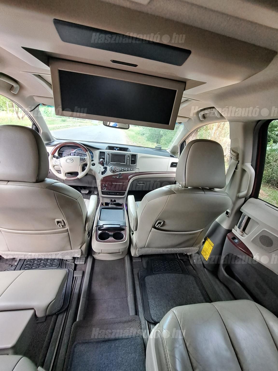 TOYOTA SIENNA 2011/4 - 1