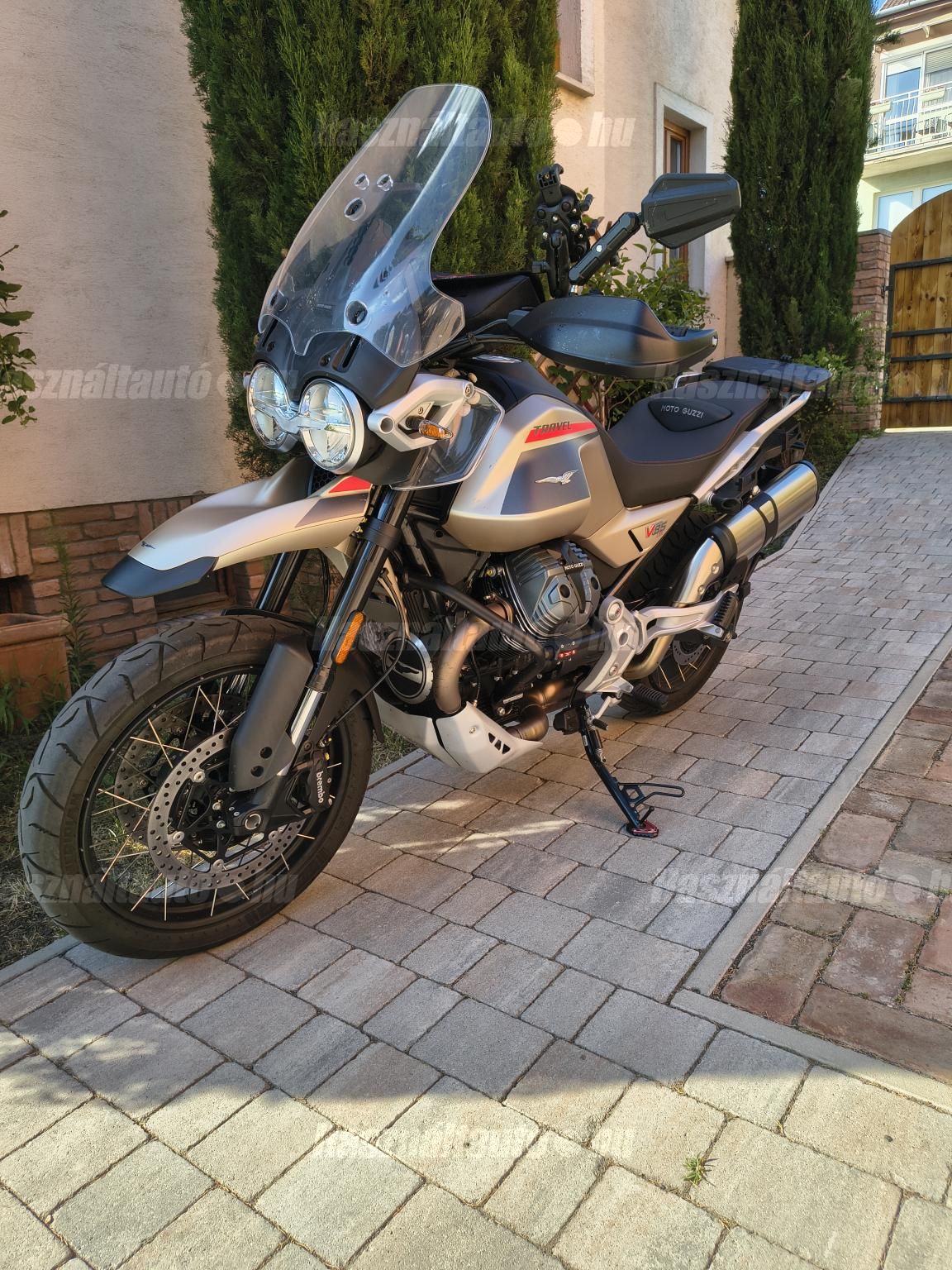 MOTO GUZZI V85 TT 2024/9 - 1