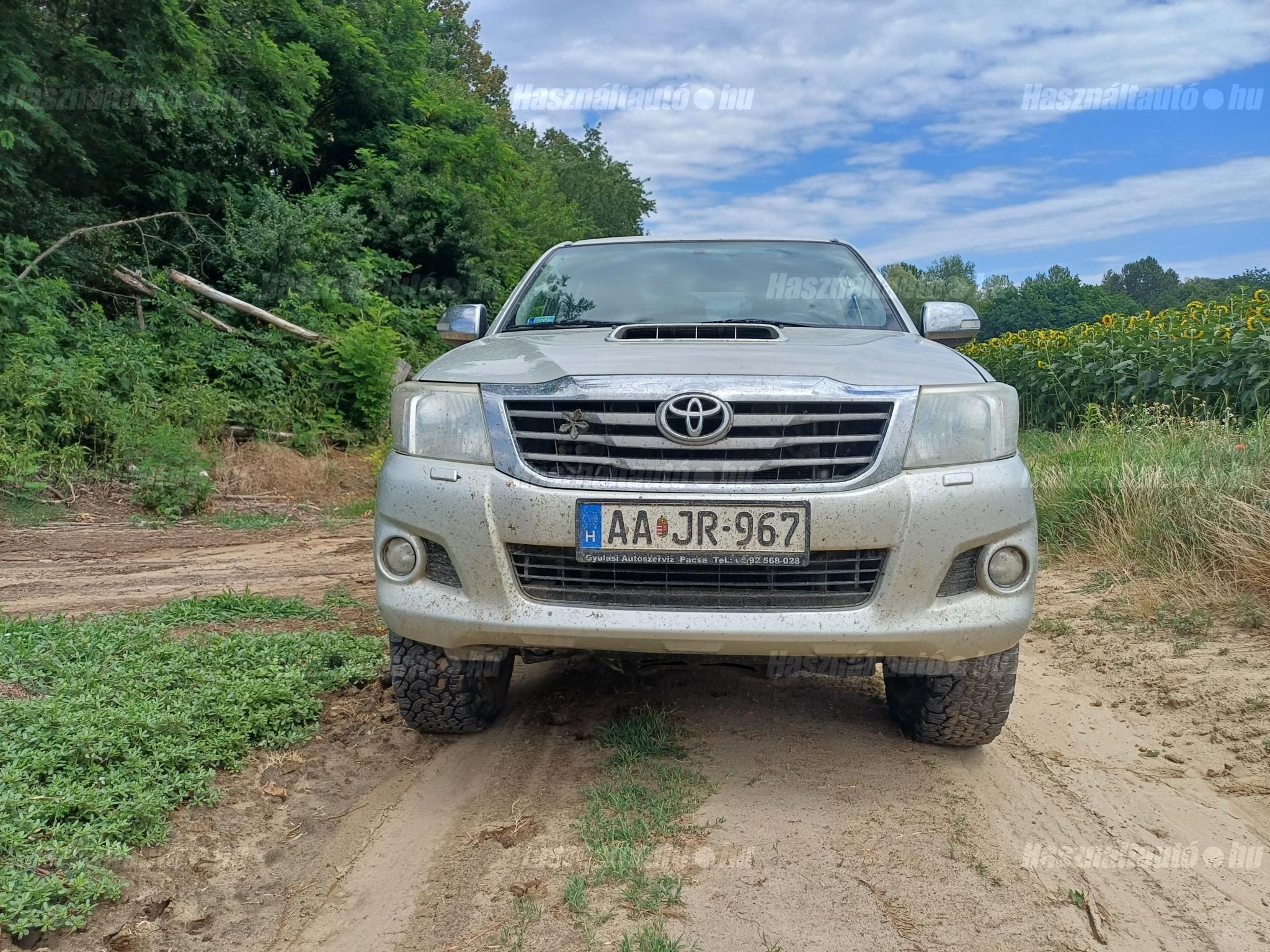 TOYOTA HILUX 2013/10 - 1