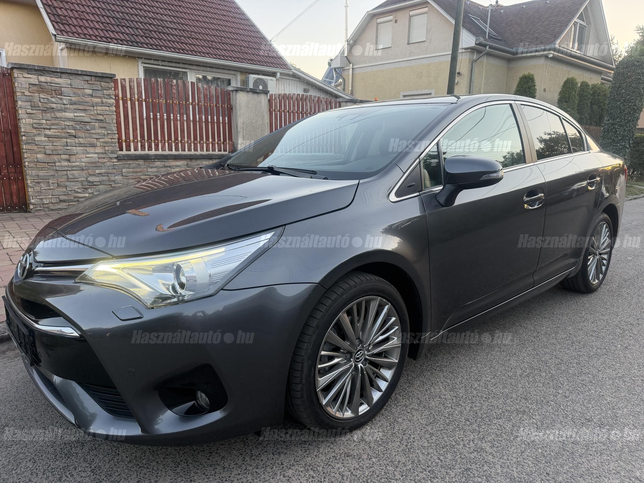 TOYOTA AVENSIS 2015/8 - 1