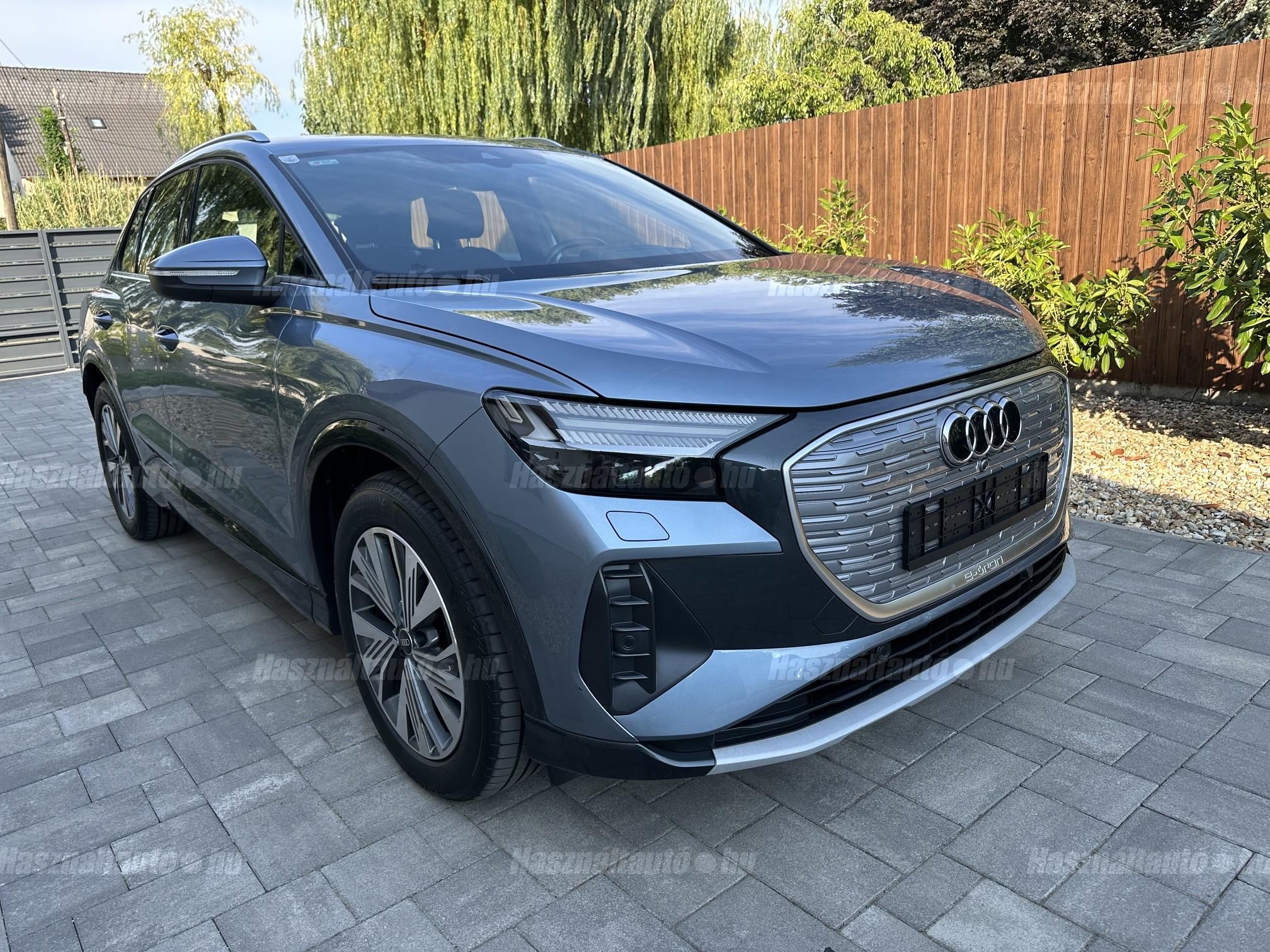 AUDI Q4 2022/3 - 1