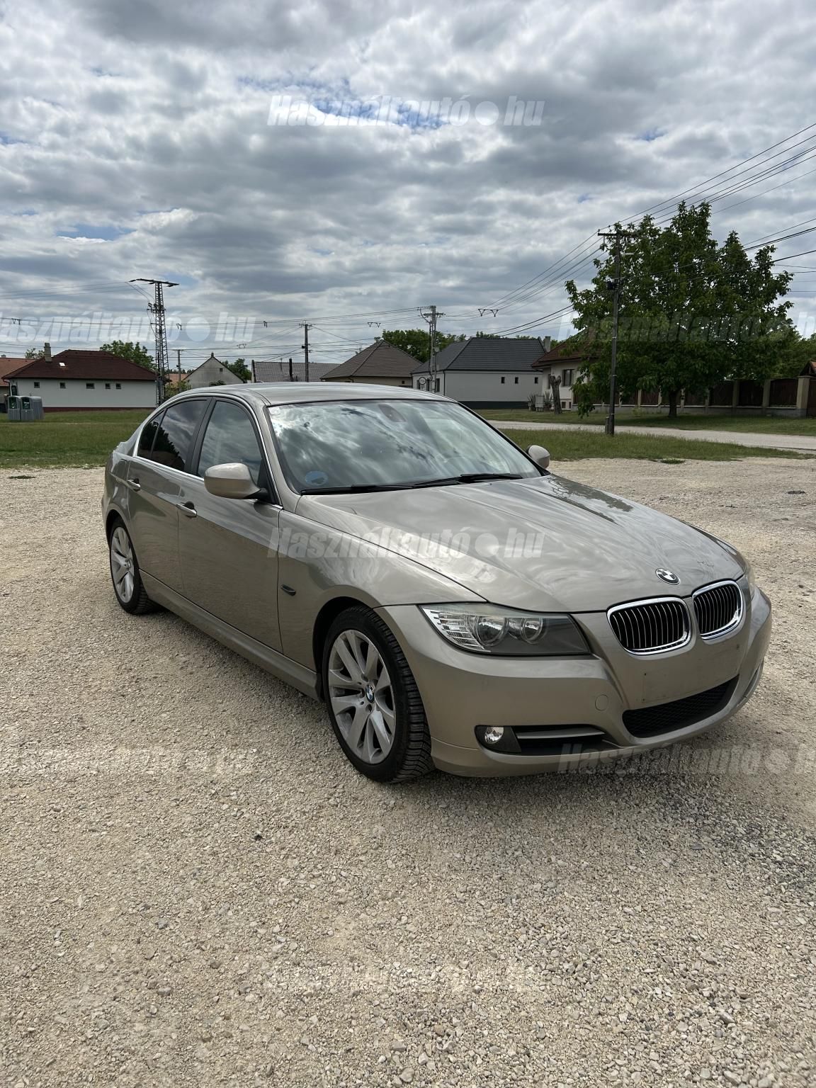 BMW 320 2010/2 - 1