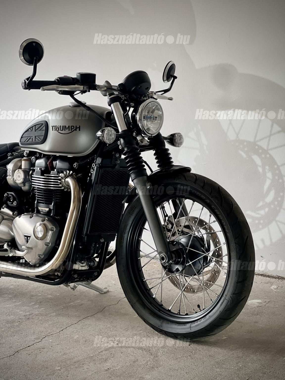 TRIUMPH BONEVILLE BOBBER 1200 2017/4 - 1