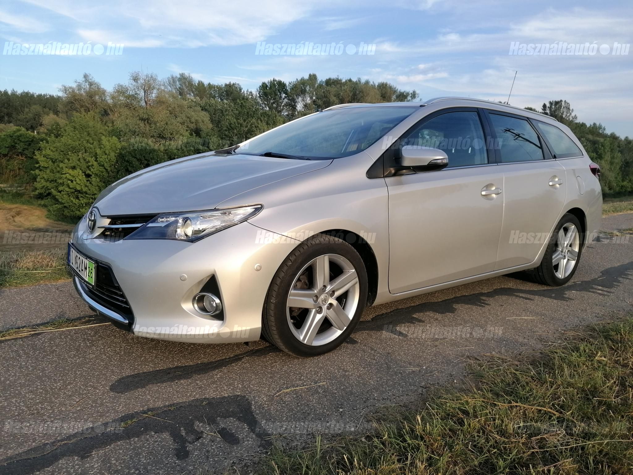 TOYOTA AURIS 2015/4 - 1