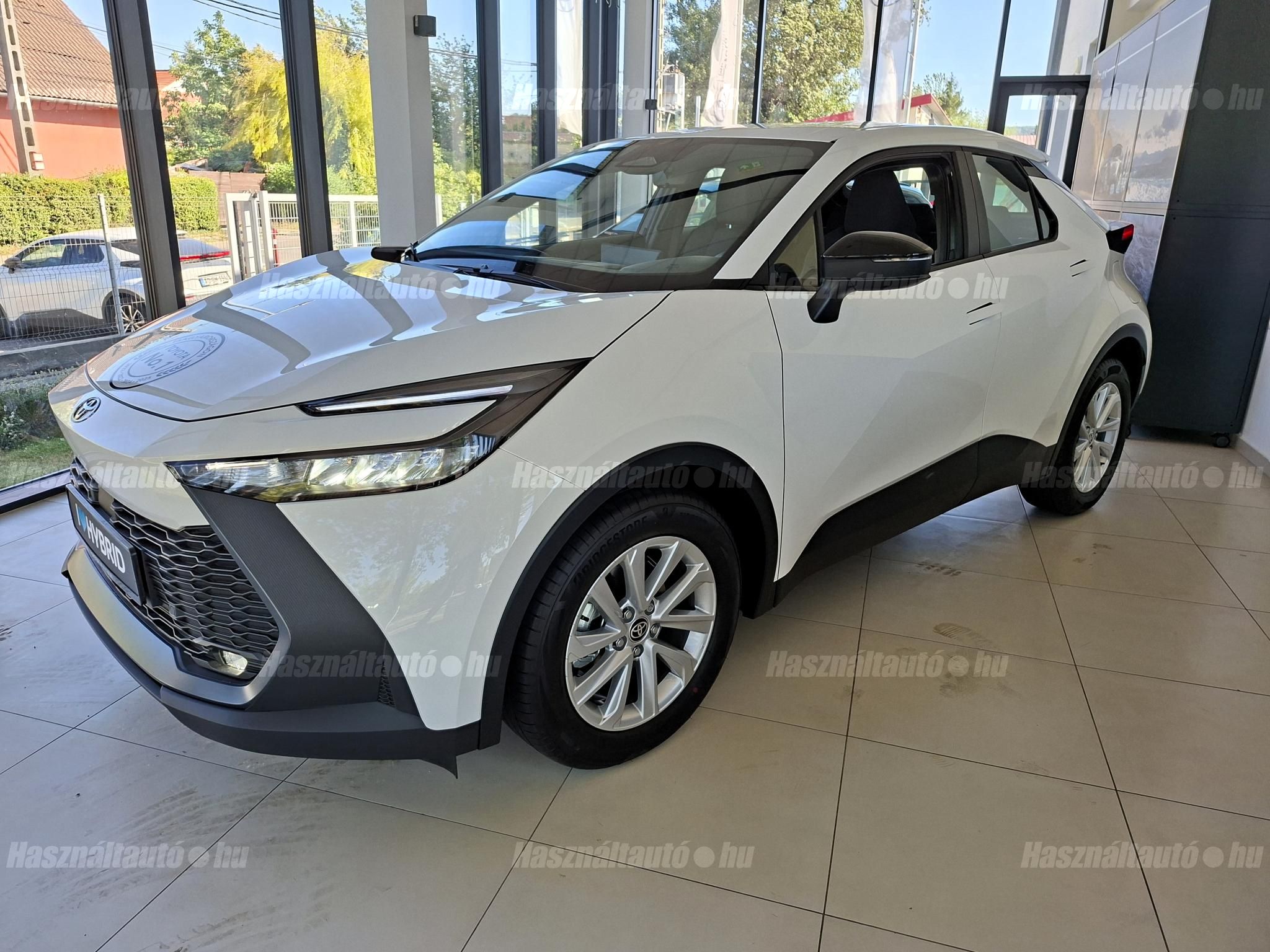 TOYOTA C-HR 2025 - 1