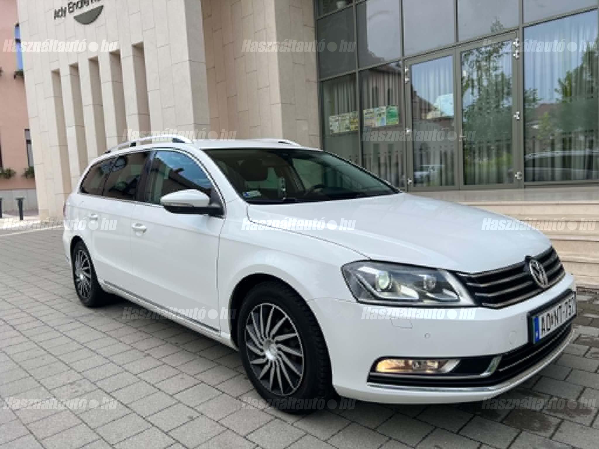 VOLKSWAGEN PASSAT 2012 - 1