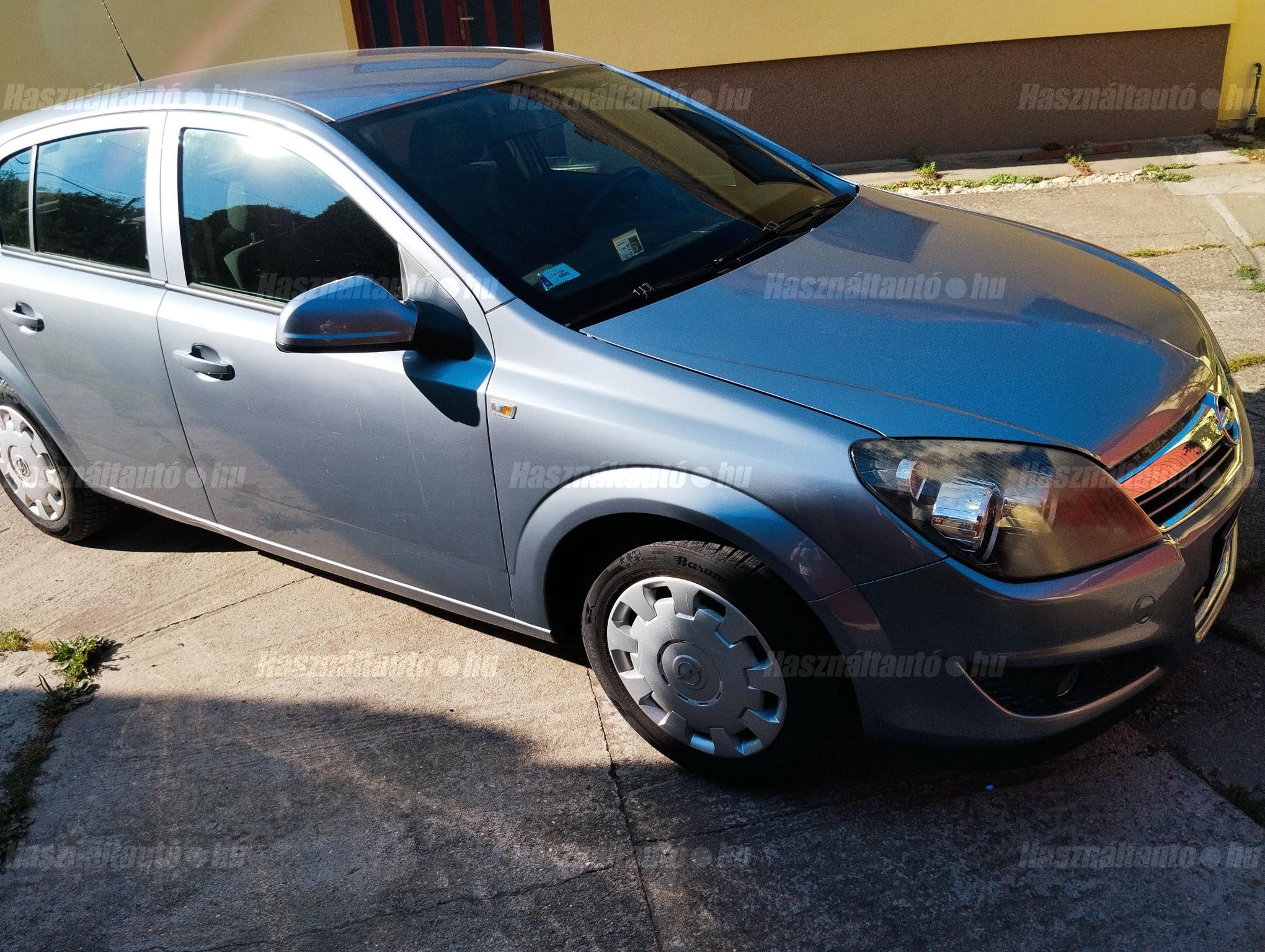 OPEL ASTRA H 2010 - 1