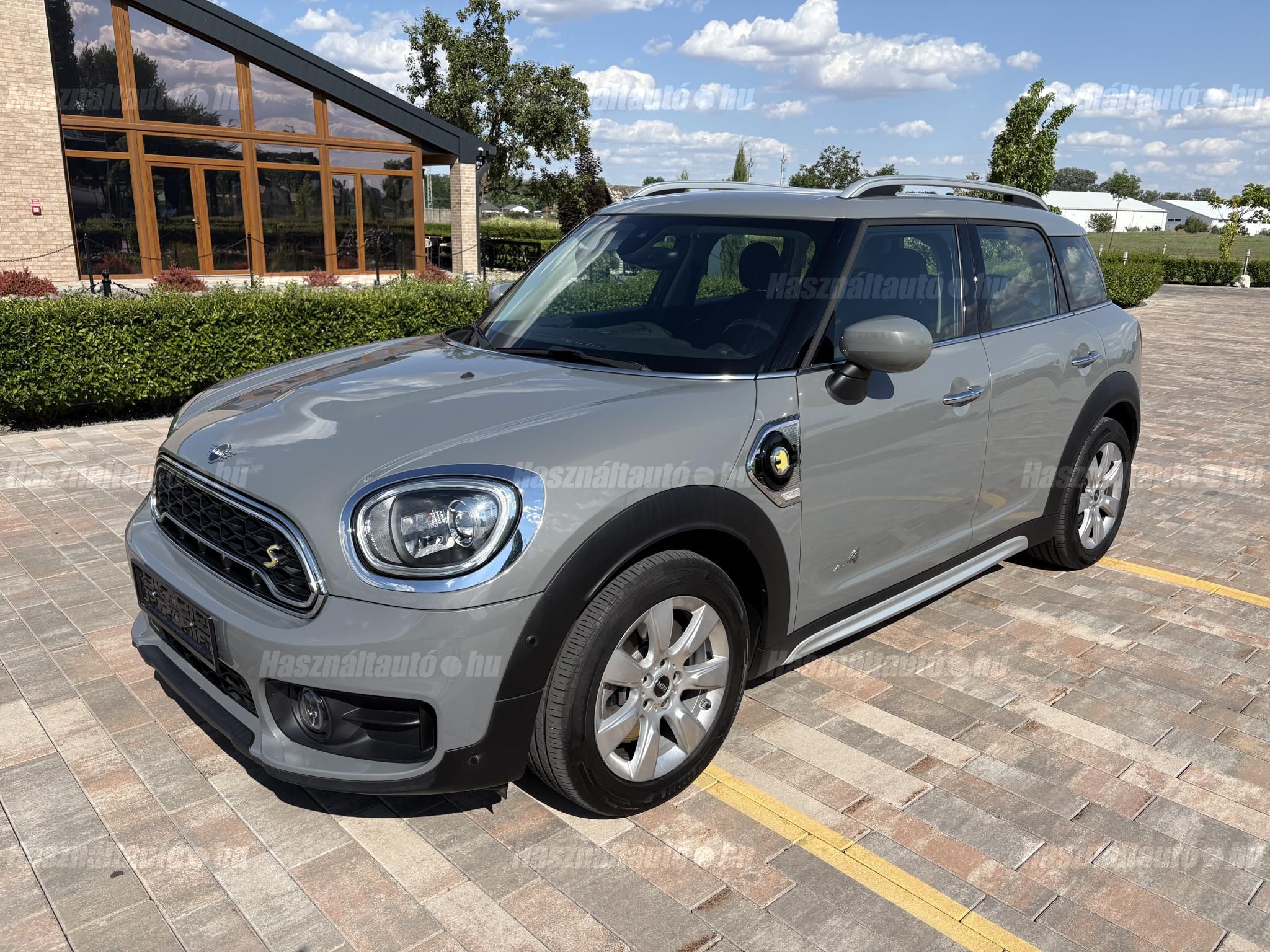 MINI COUNTRYMAN 2019/10 - 1