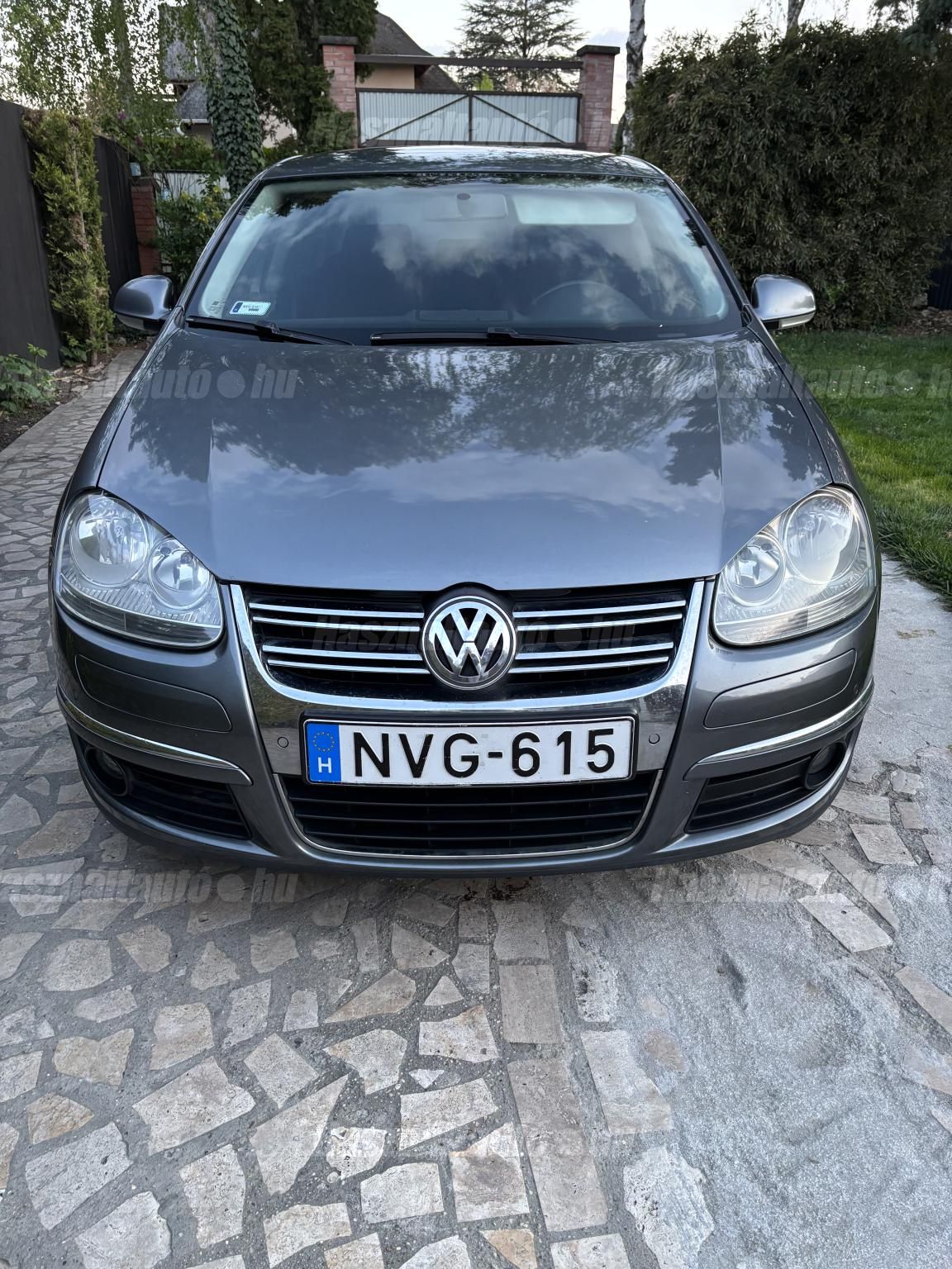 VOLKSWAGEN JETTA II 2010/5 - 1