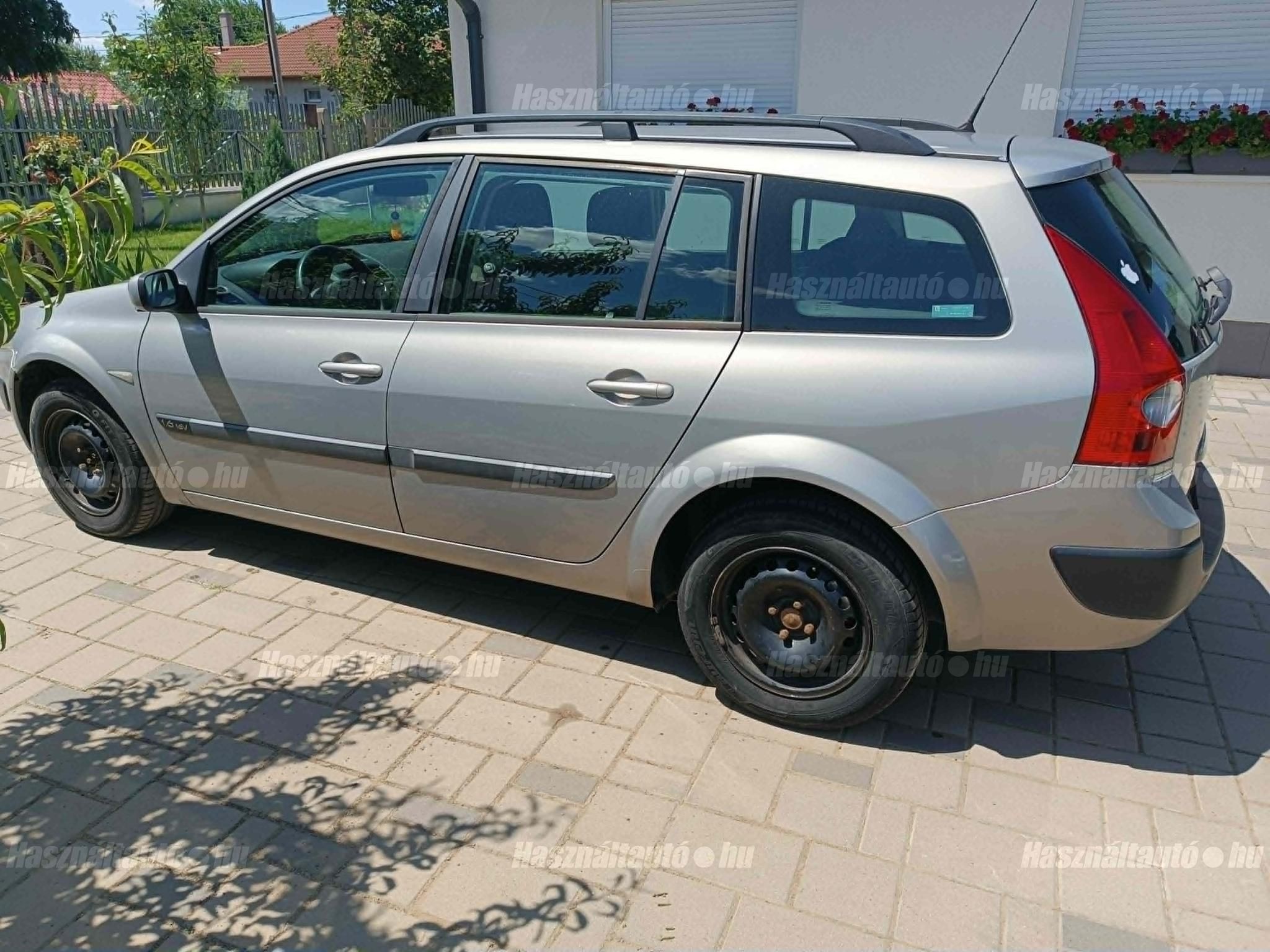 RENAULT MEGANE 2004/6 - 1