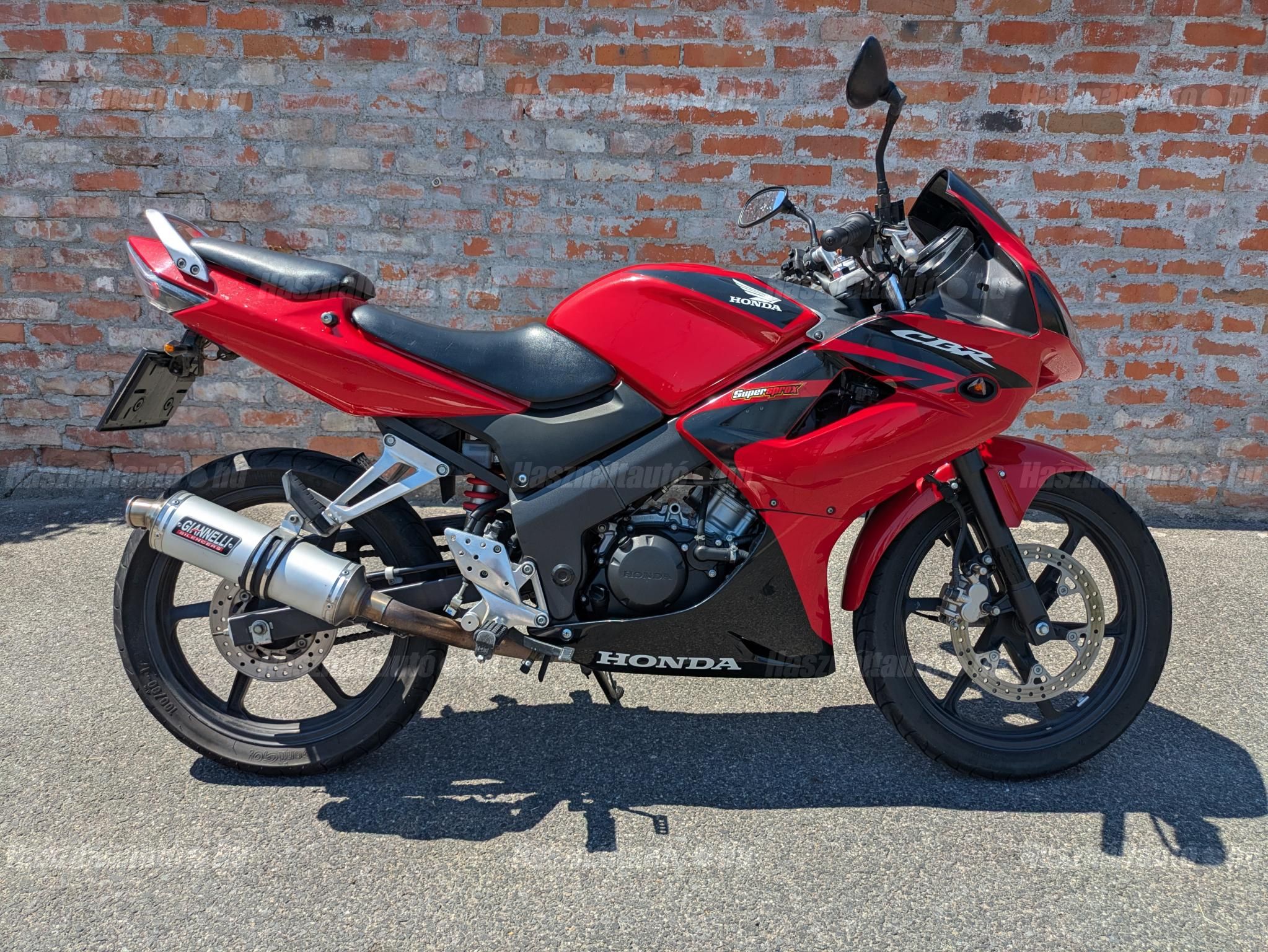 HONDA CBR 125 R 2008 - 1