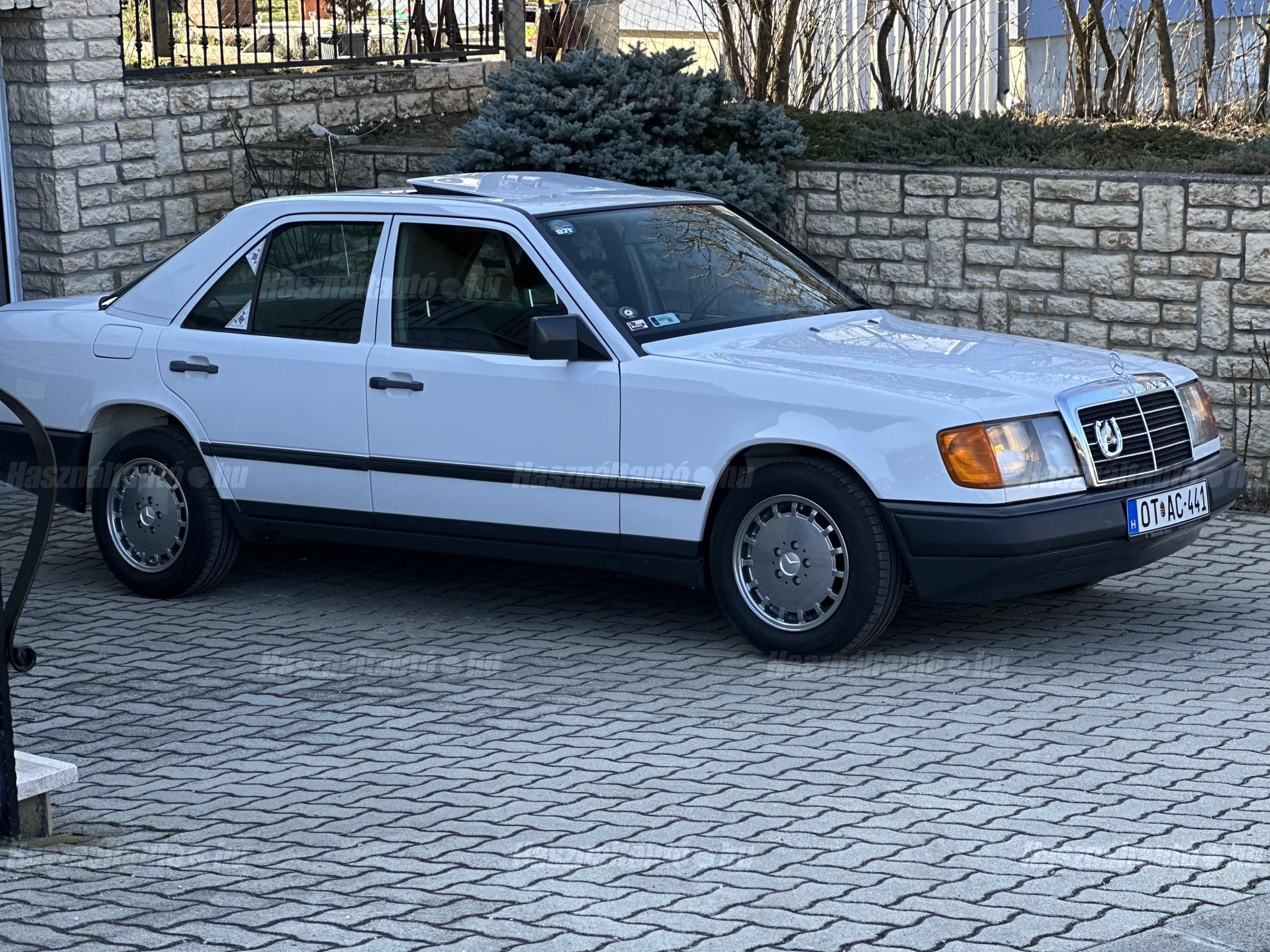 MERCEDES-BENZ W 124 1987/3 - 1
