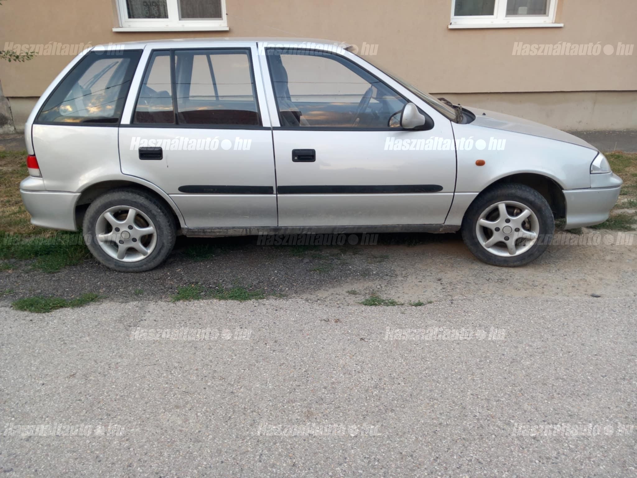 SUZUKI SWIFT 2002 - 1