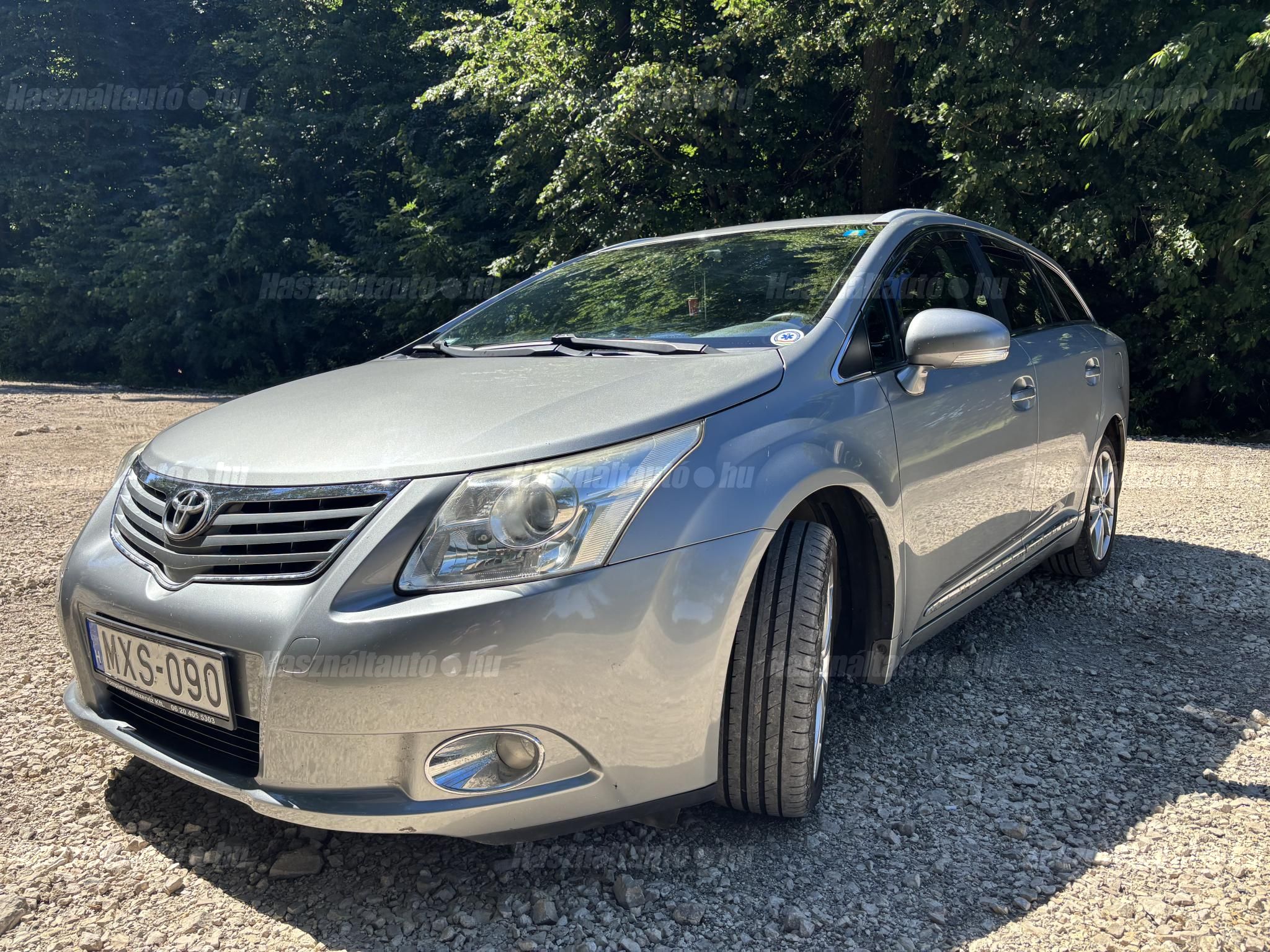 TOYOTA AVENSIS 2010/6 - 1