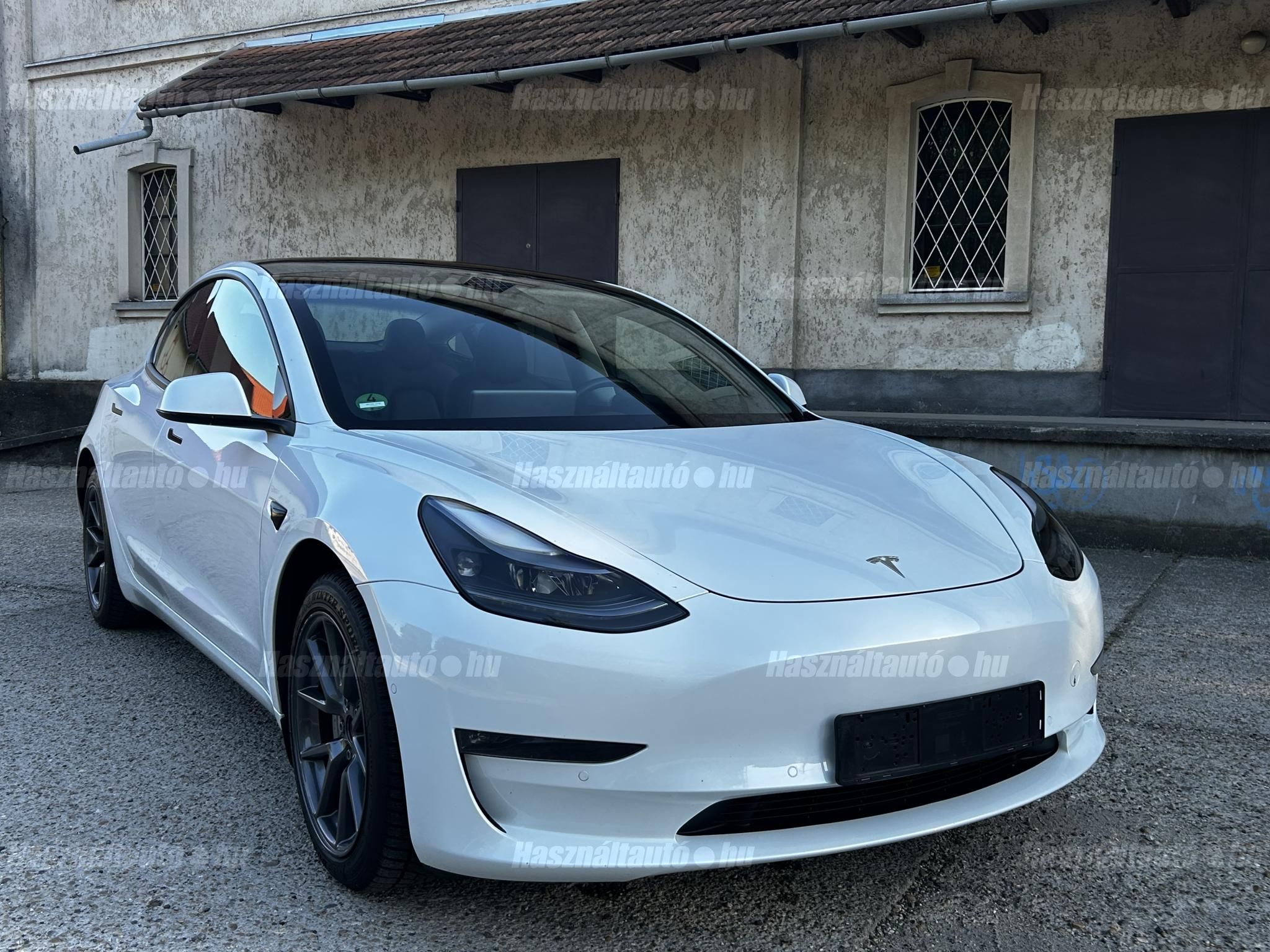 TESLA MODEL 3 2021/2 - 1