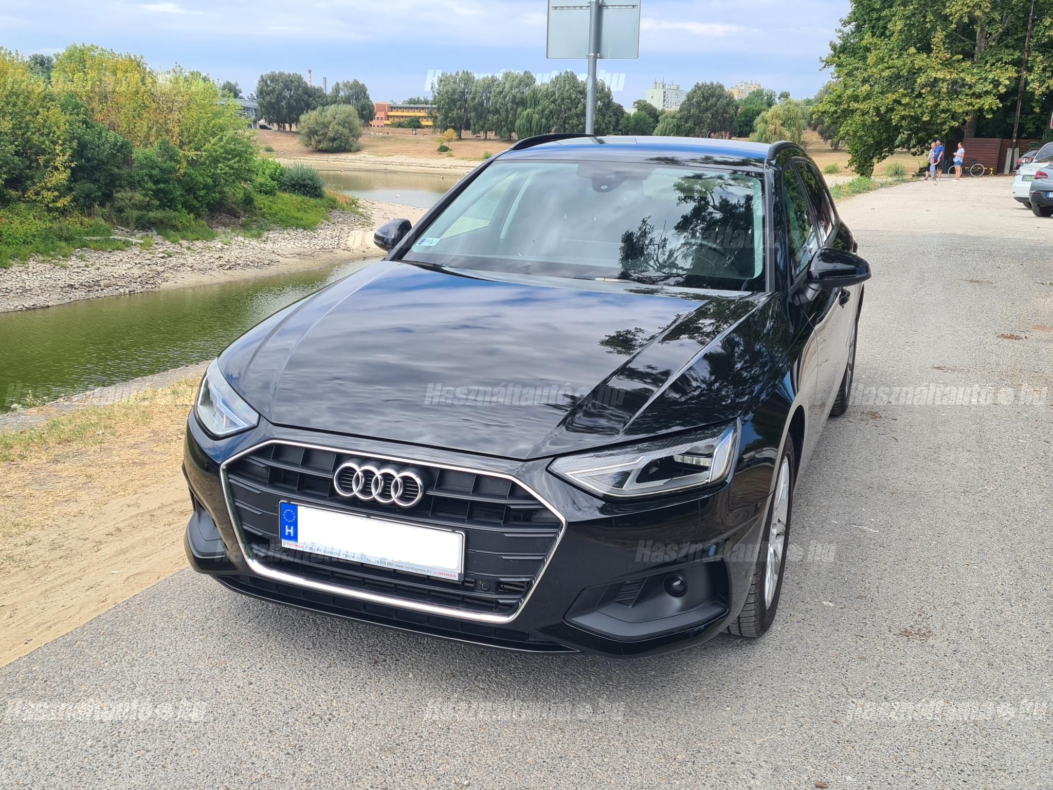 AUDI A4 2022/8 - 1