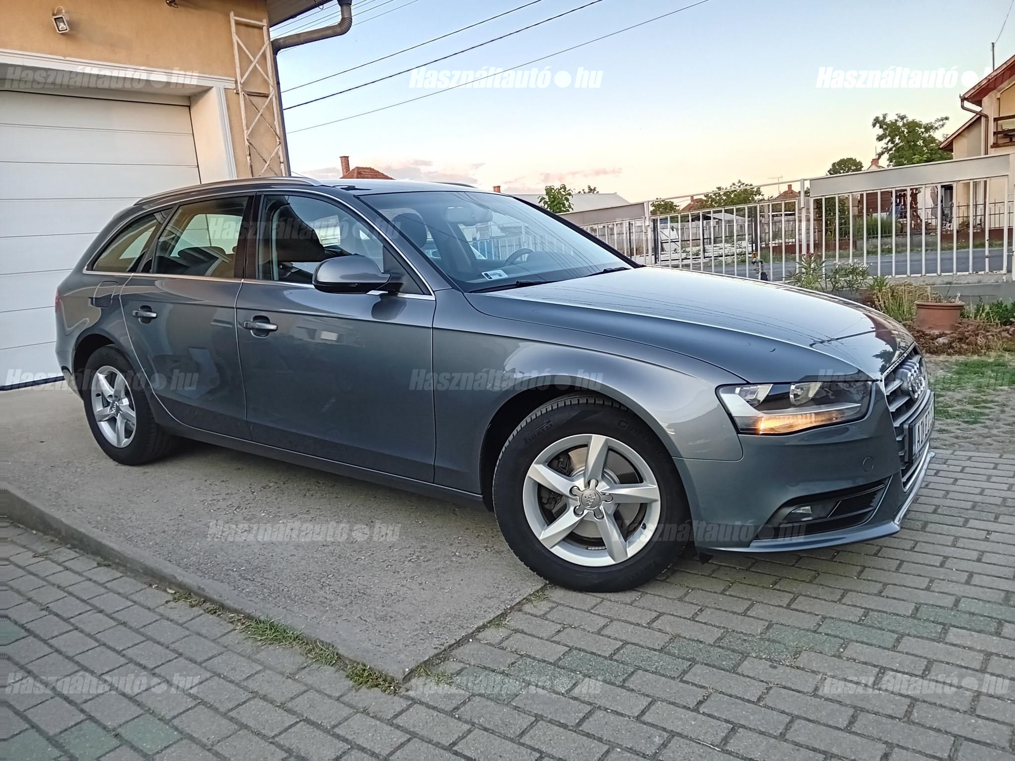 AUDI A4 2013/8 - 1