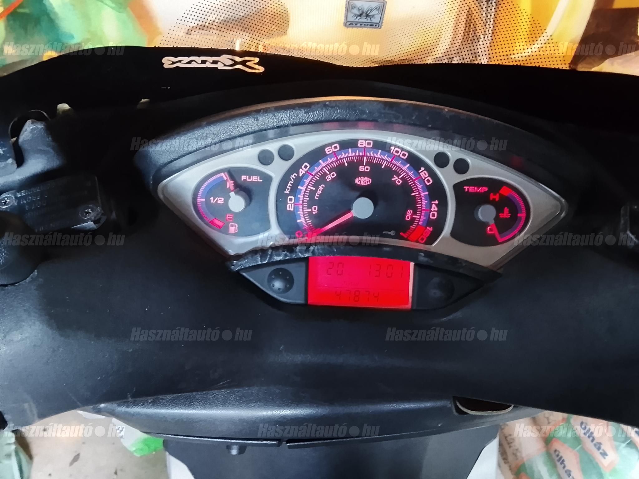 YAMAHA X-MAX 250 2006/3 - 1