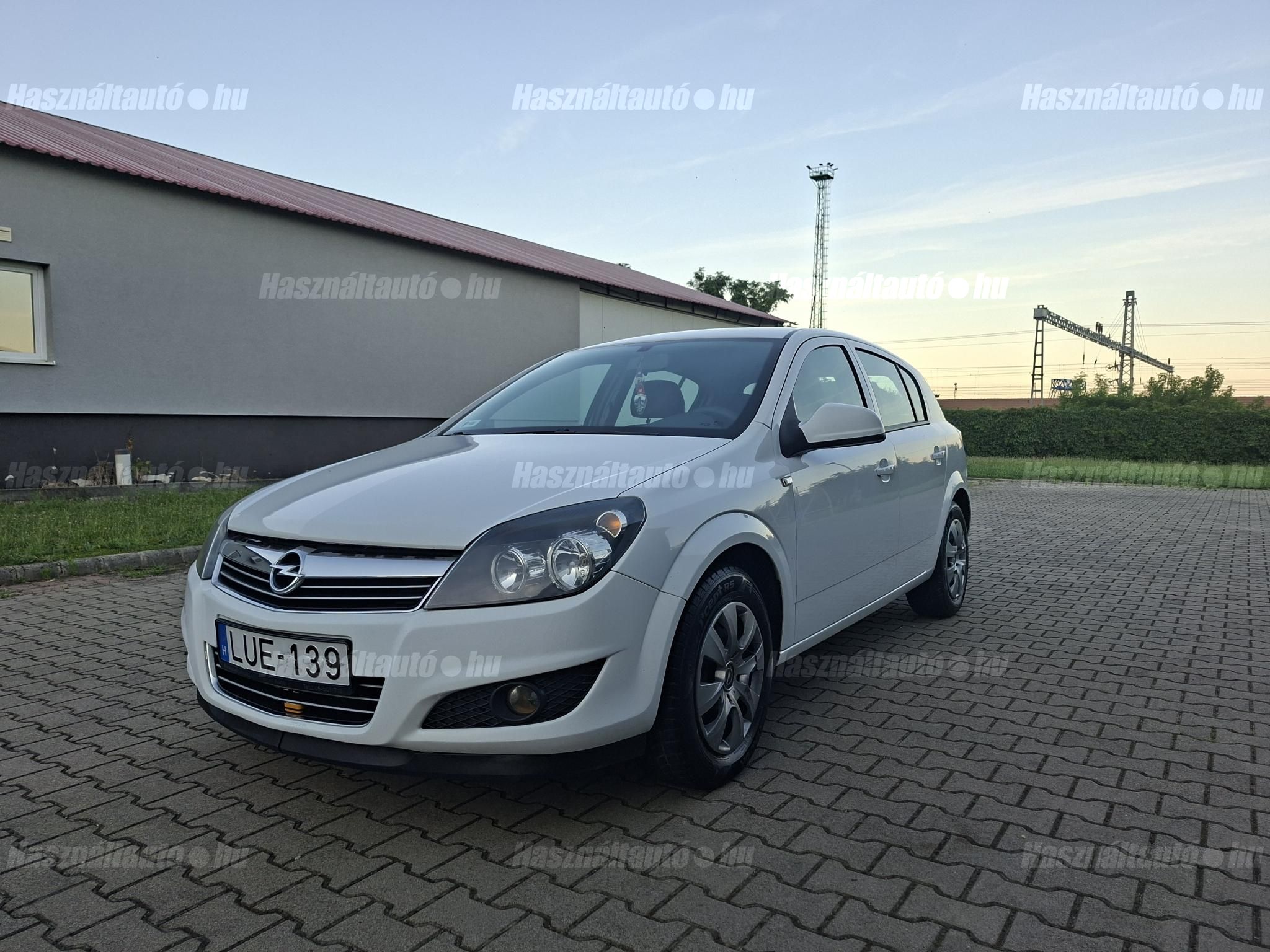 OPEL ASTRA H 2010/12 - 1